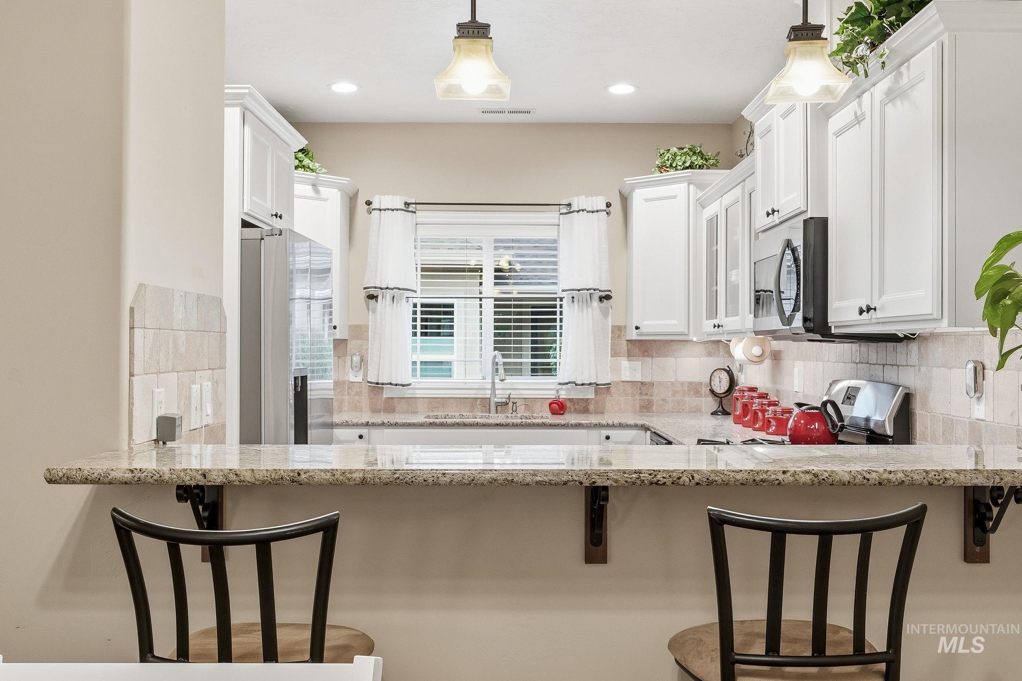 1669 E Horse Creek, Meridian, Idaho 83642, 3 Bedrooms, 2 Bathrooms, Residential For Sale, Price $409,900,MLS 98973096