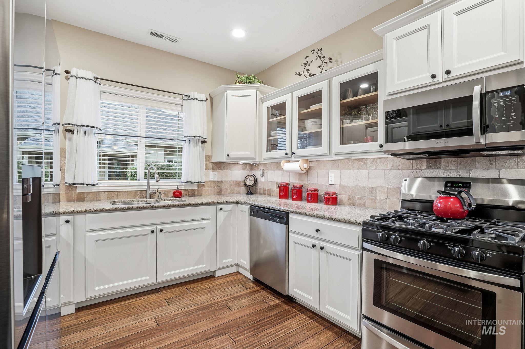 1669 E Horse Creek, Meridian, Idaho 83642, 3 Bedrooms, 2 Bathrooms, Residential For Sale, Price $409,900,MLS 98973096