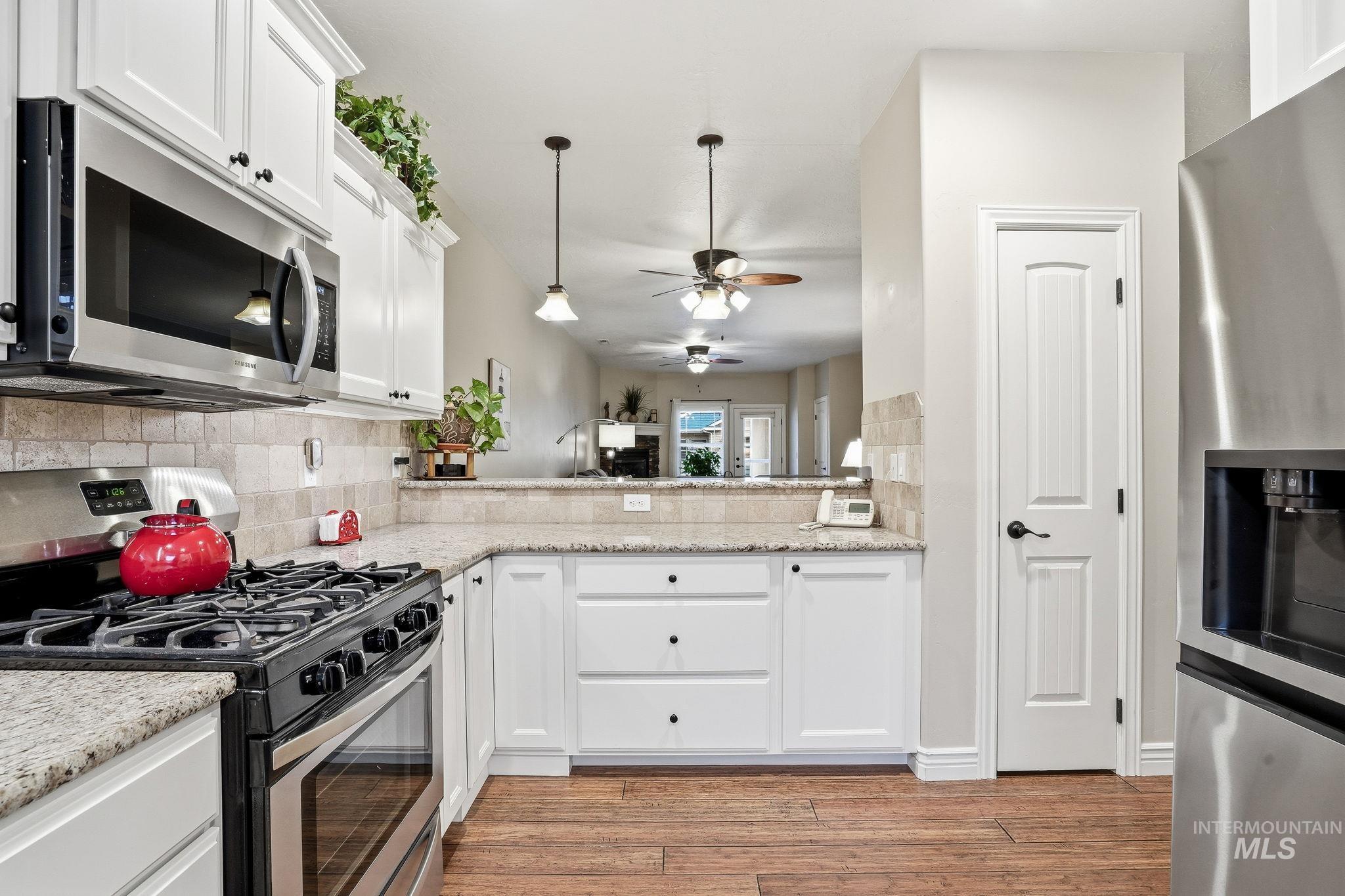 1669 E Horse Creek, Meridian, Idaho 83642, 3 Bedrooms, 2 Bathrooms, Residential For Sale, Price $409,900,MLS 98973096