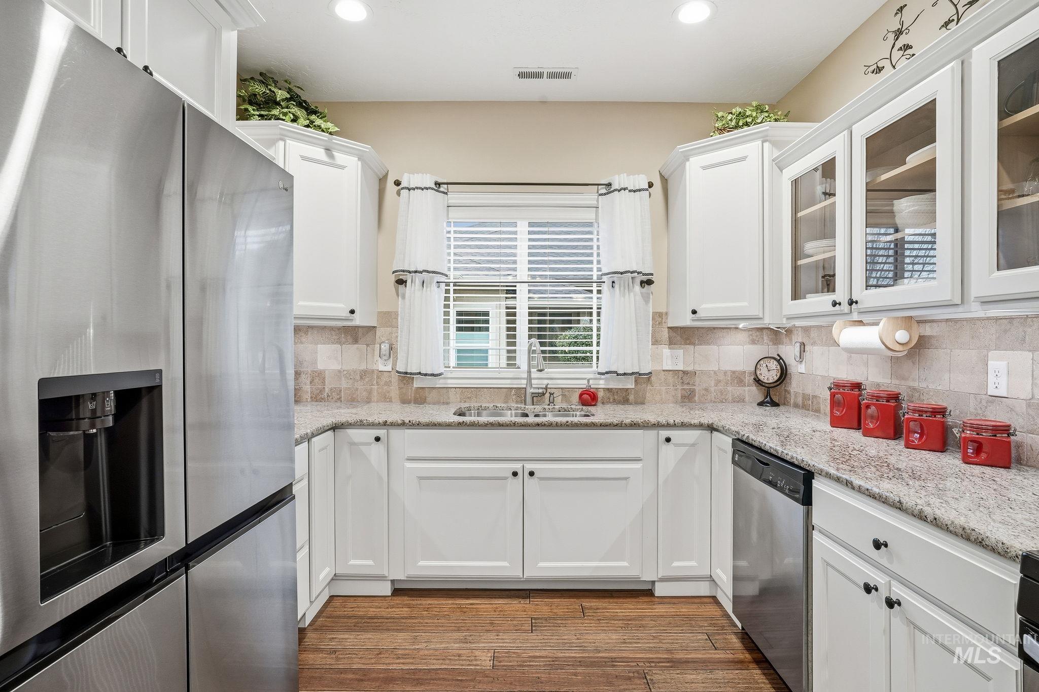 1669 E Horse Creek, Meridian, Idaho 83642, 3 Bedrooms, 2 Bathrooms, Residential For Sale, Price $409,900,MLS 98973096