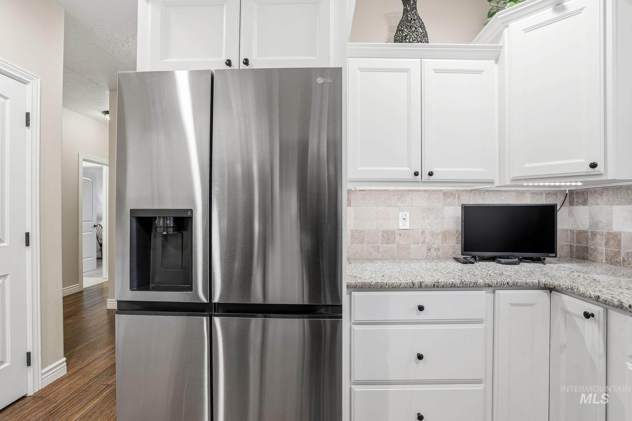 1669 E Horse Creek, Meridian, Idaho 83642, 3 Bedrooms, 2 Bathrooms, Residential For Sale, Price $409,900,MLS 98973096