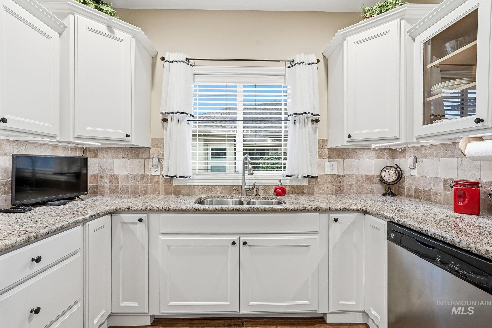 1669 E Horse Creek, Meridian, Idaho 83642, 3 Bedrooms, 2 Bathrooms, Residential For Sale, Price $409,900,MLS 98973096