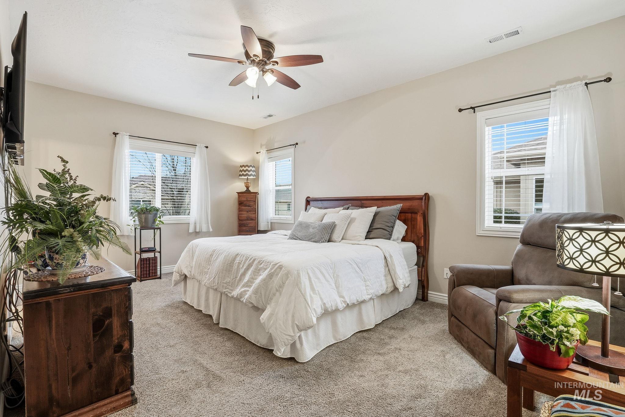 1669 E Horse Creek, Meridian, Idaho 83642, 3 Bedrooms, 2 Bathrooms, Residential For Sale, Price $409,900,MLS 98973096