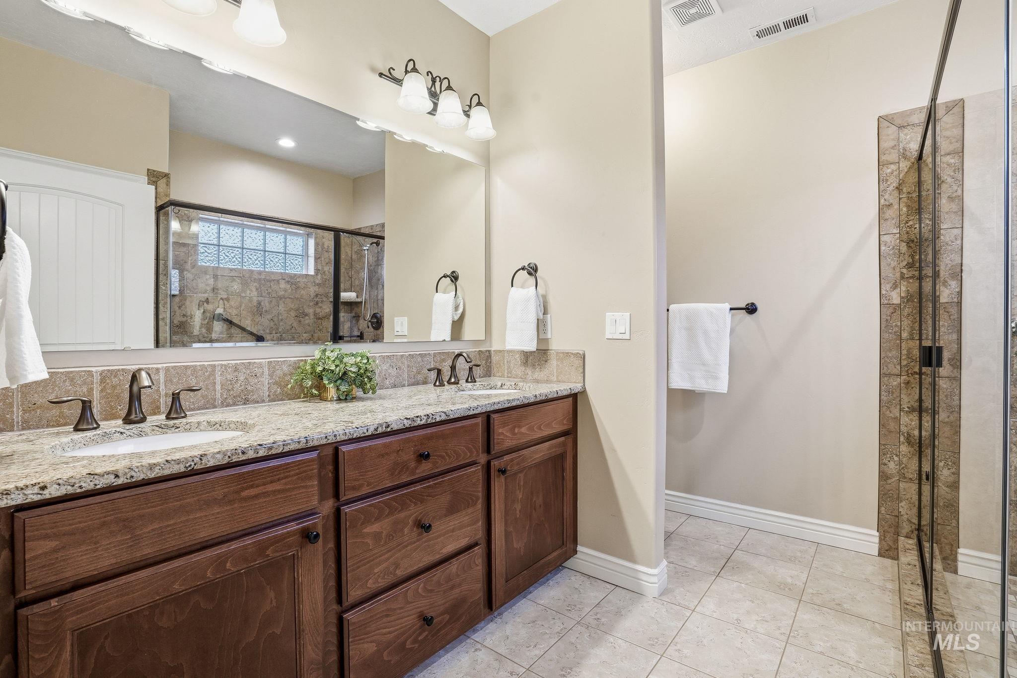 1669 E Horse Creek, Meridian, Idaho 83642, 3 Bedrooms, 2 Bathrooms, Residential For Sale, Price $409,900,MLS 98973096