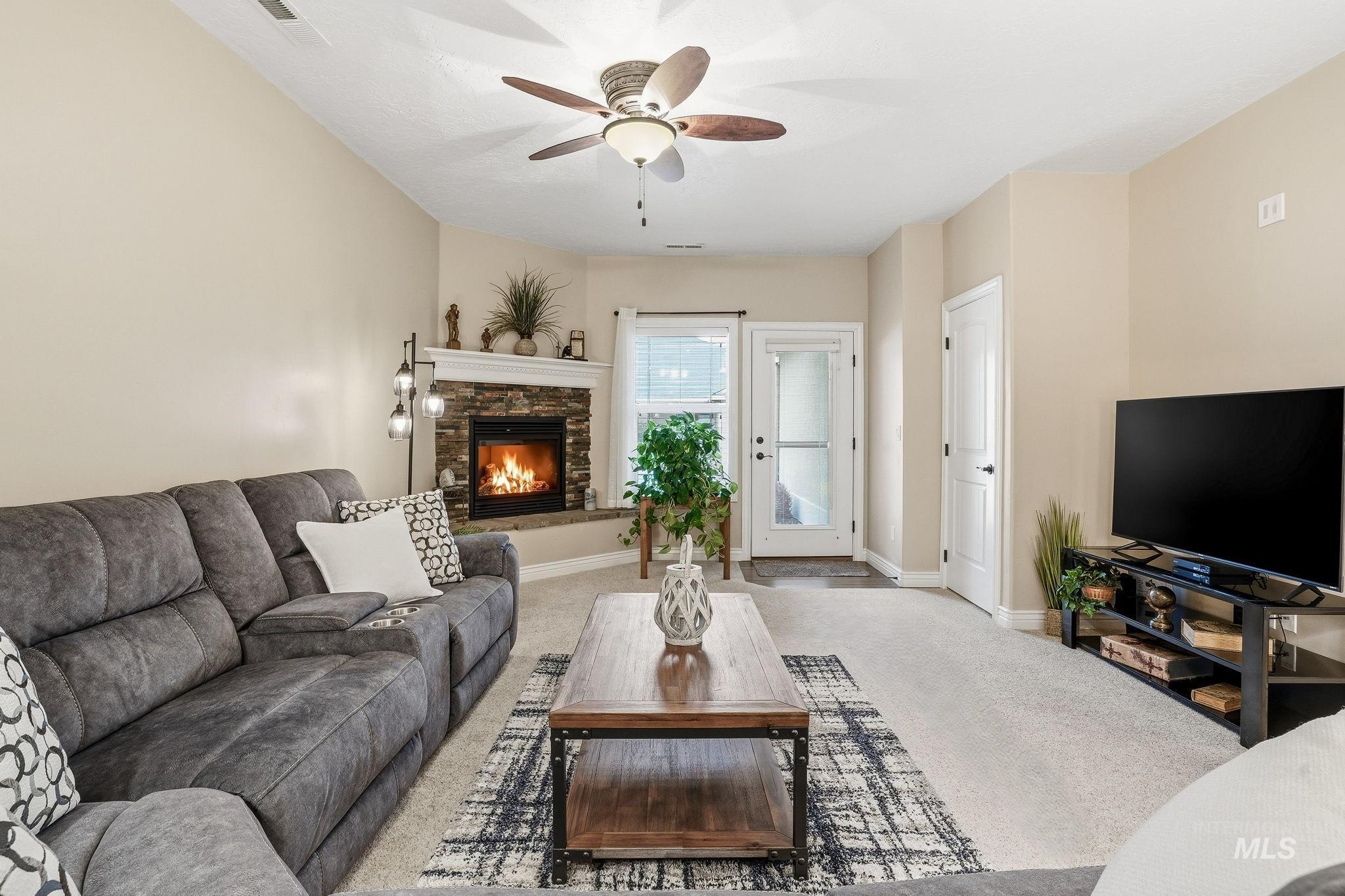 1669 E Horse Creek, Meridian, Idaho 83642, 3 Bedrooms, 2 Bathrooms, Residential For Sale, Price $409,900,MLS 98973096