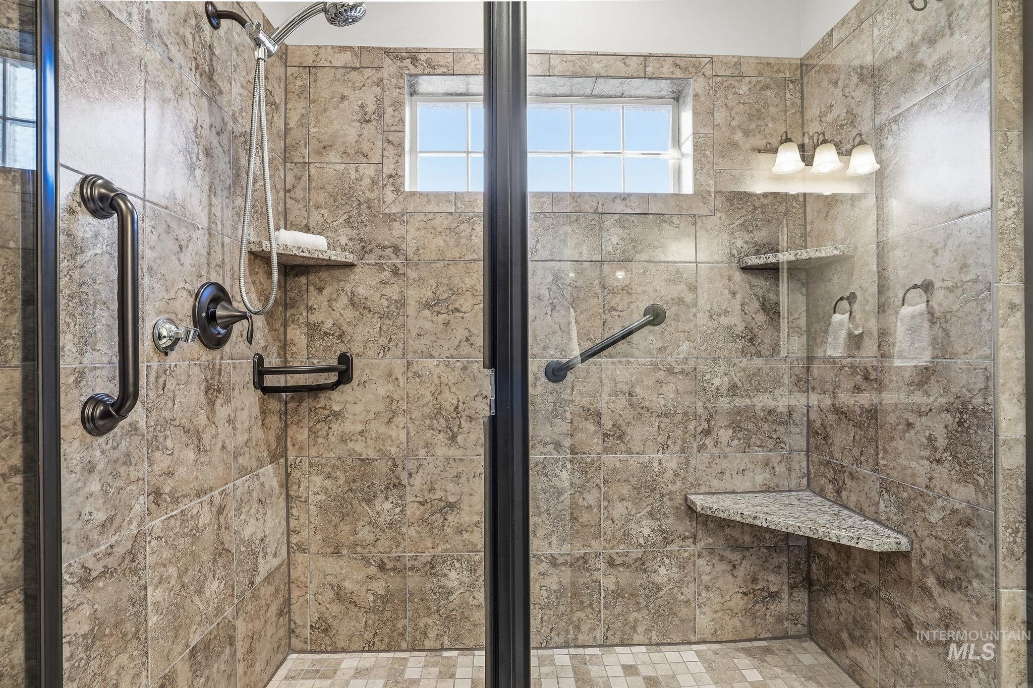 1669 E Horse Creek, Meridian, Idaho 83642, 3 Bedrooms, 2 Bathrooms, Residential For Sale, Price $409,900,MLS 98973096