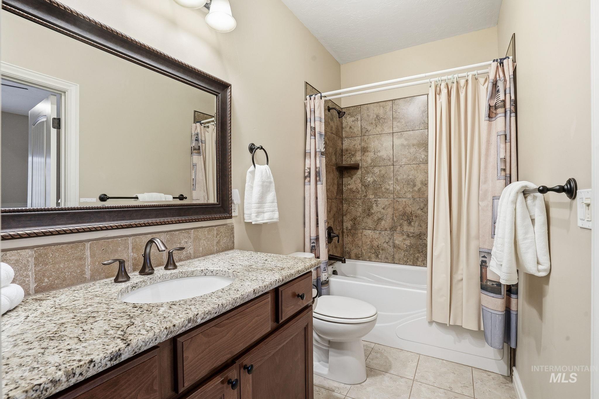 1669 E Horse Creek, Meridian, Idaho 83642, 3 Bedrooms, 2 Bathrooms, Residential For Sale, Price $409,900,MLS 98973096