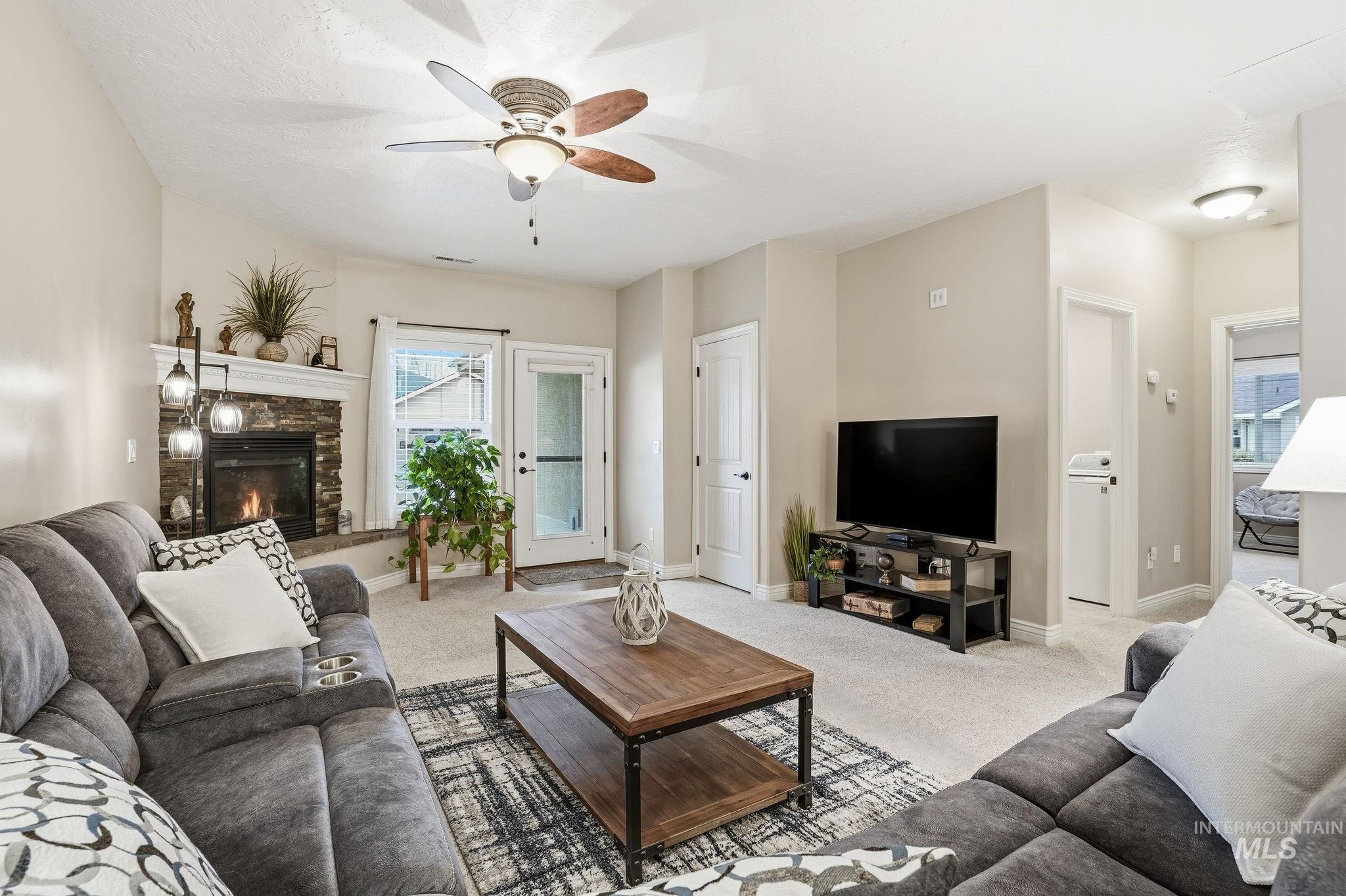 1669 E Horse Creek, Meridian, Idaho 83642, 3 Bedrooms, 2 Bathrooms, Residential For Sale, Price $409,900,MLS 98973096