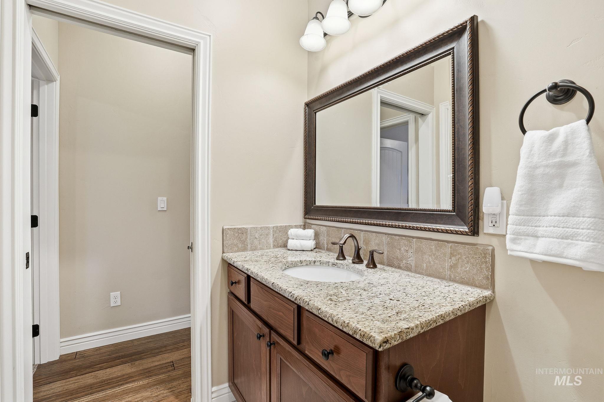 1669 E Horse Creek, Meridian, Idaho 83642, 3 Bedrooms, 2 Bathrooms, Residential For Sale, Price $409,900,MLS 98973096