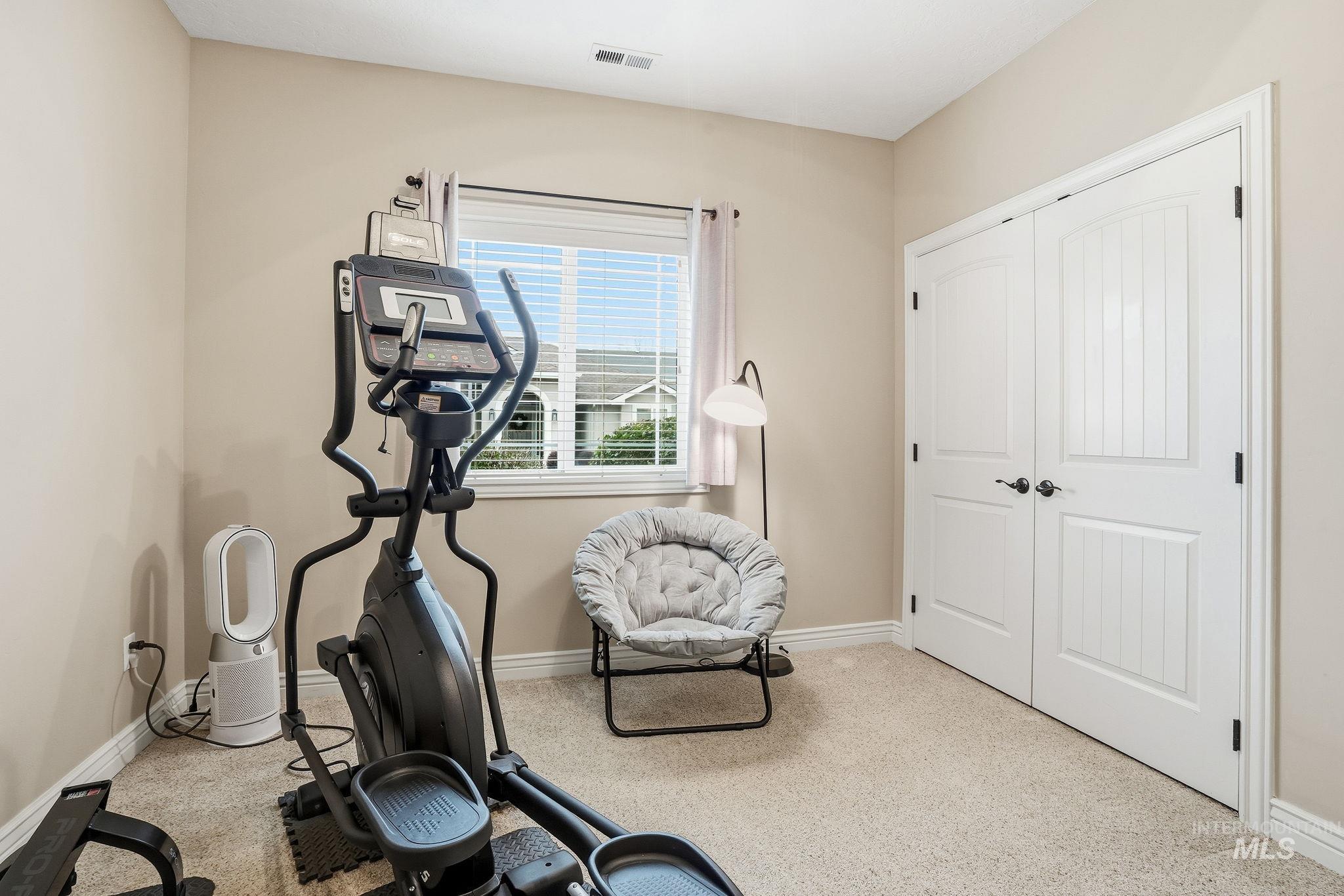 1669 E Horse Creek, Meridian, Idaho 83642, 3 Bedrooms, 2 Bathrooms, Residential For Sale, Price $409,900,MLS 98973096