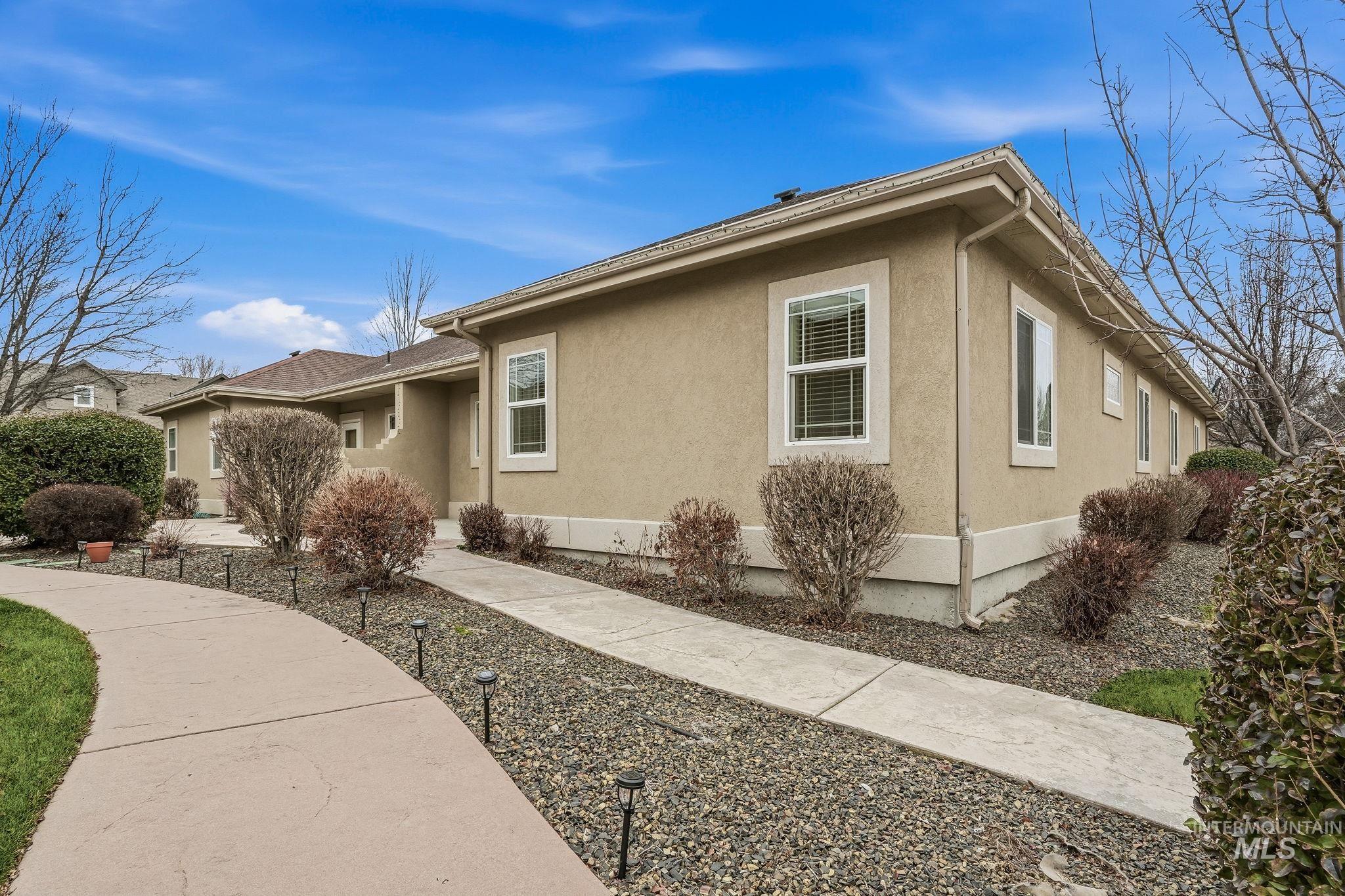 1669 E Horse Creek, Meridian, Idaho 83642, 3 Bedrooms, 2 Bathrooms, Residential For Sale, Price $409,900,MLS 98973096