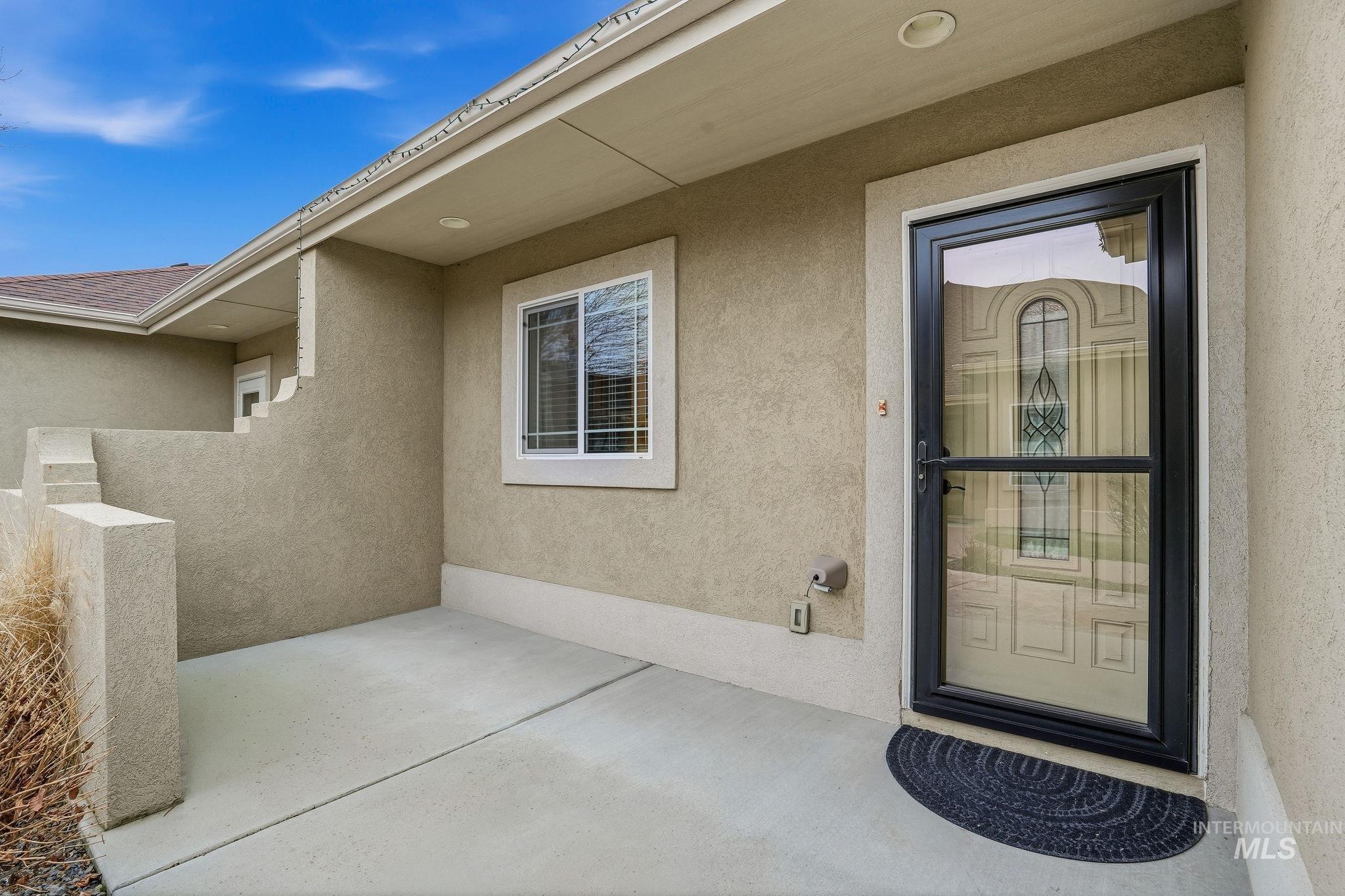 1669 E Horse Creek, Meridian, Idaho 83642, 3 Bedrooms, 2 Bathrooms, Residential For Sale, Price $409,900,MLS 98973096