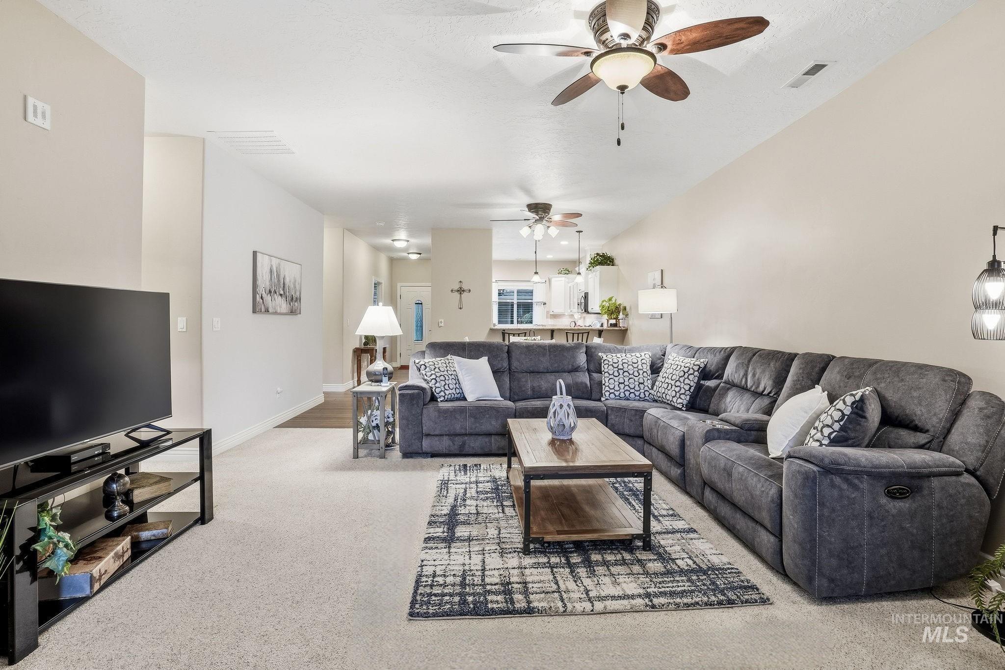 1669 E Horse Creek, Meridian, Idaho 83642, 3 Bedrooms, 2 Bathrooms, Residential For Sale, Price $409,900,MLS 98973096