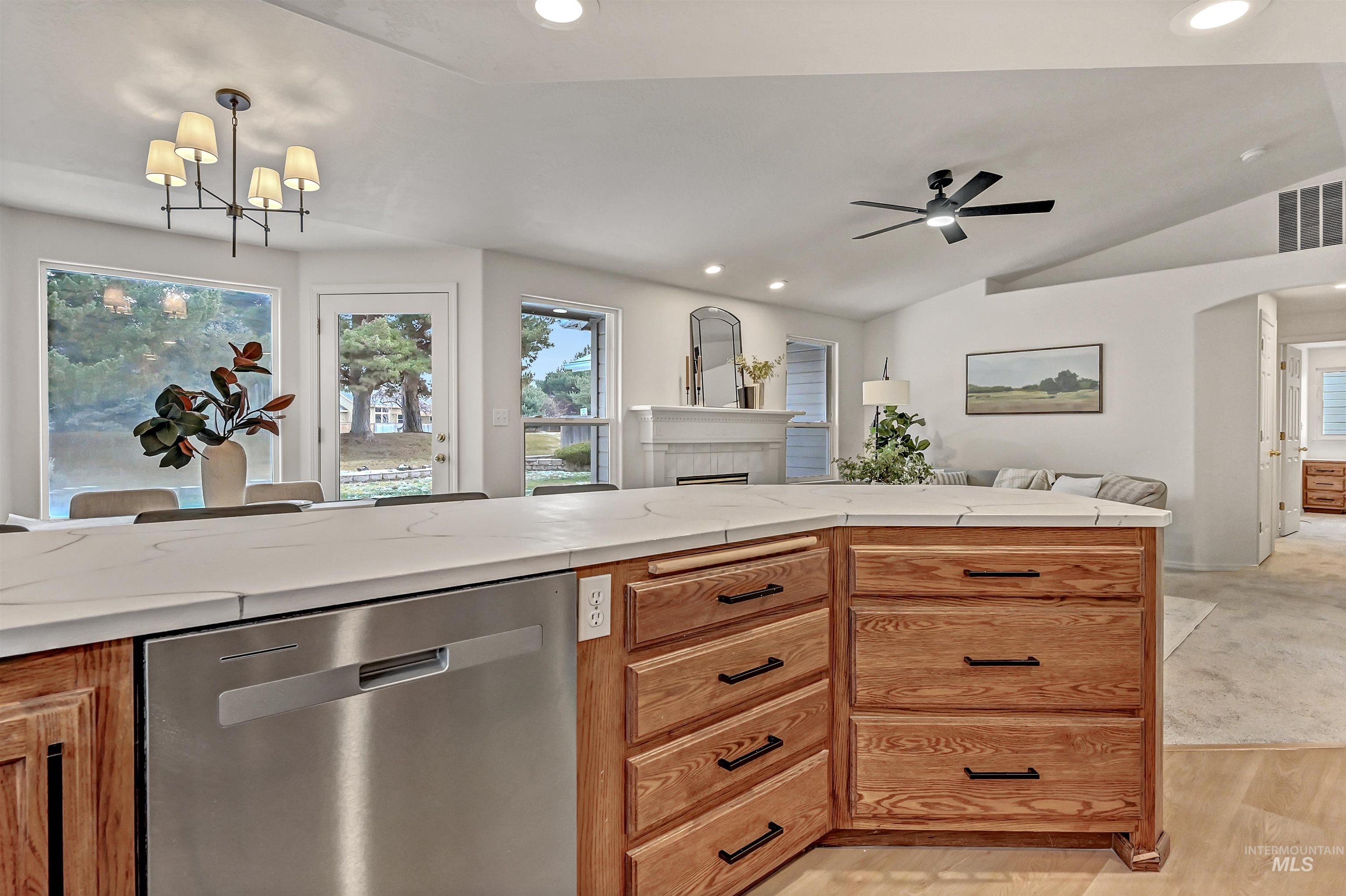 5562 S Impatiens Place, Boise, Idaho 83716-7000, 3 Bedrooms, 2 Bathrooms, Residential For Sale, Price $529,900,MLS 98973104