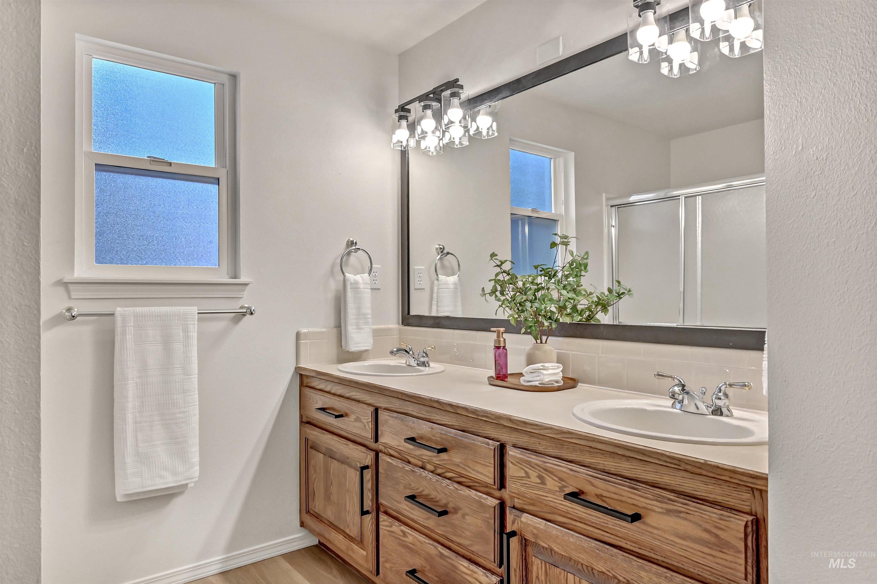 5562 S Impatiens Place, Boise, Idaho 83716-7000, 3 Bedrooms, 2 Bathrooms, Residential For Sale, Price $529,900,MLS 98973104