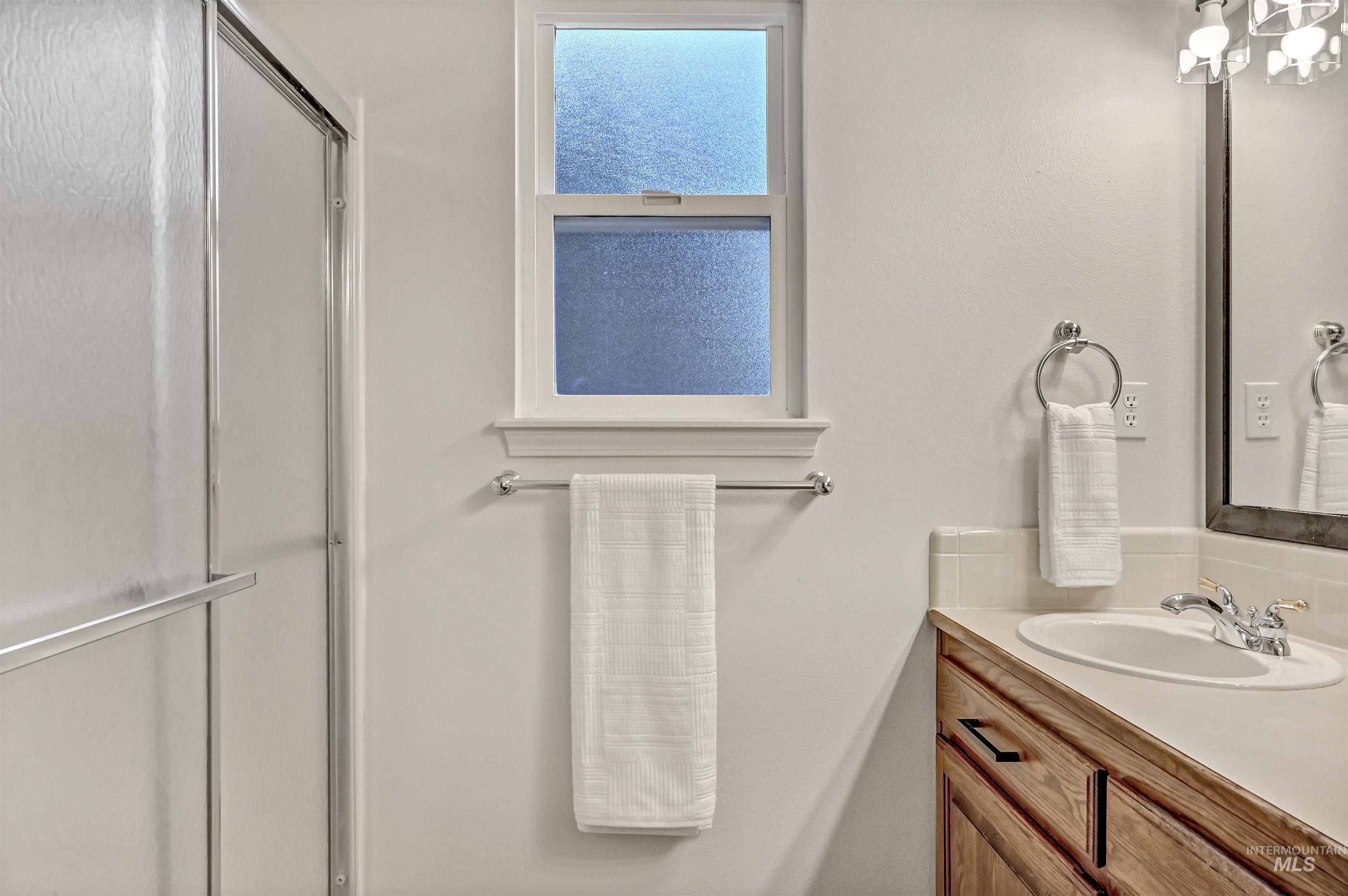 5562 S Impatiens Place, Boise, Idaho 83716-7000, 3 Bedrooms, 2 Bathrooms, Residential For Sale, Price $529,900,MLS 98973104