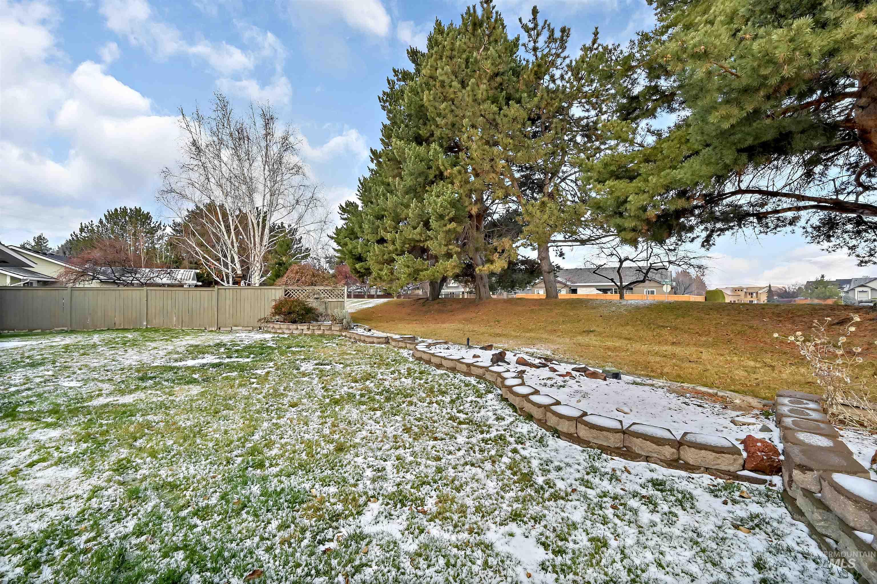 5562 S Impatiens Place, Boise, Idaho 83716-7000, 3 Bedrooms, 2 Bathrooms, Residential For Sale, Price $529,900,MLS 98973104