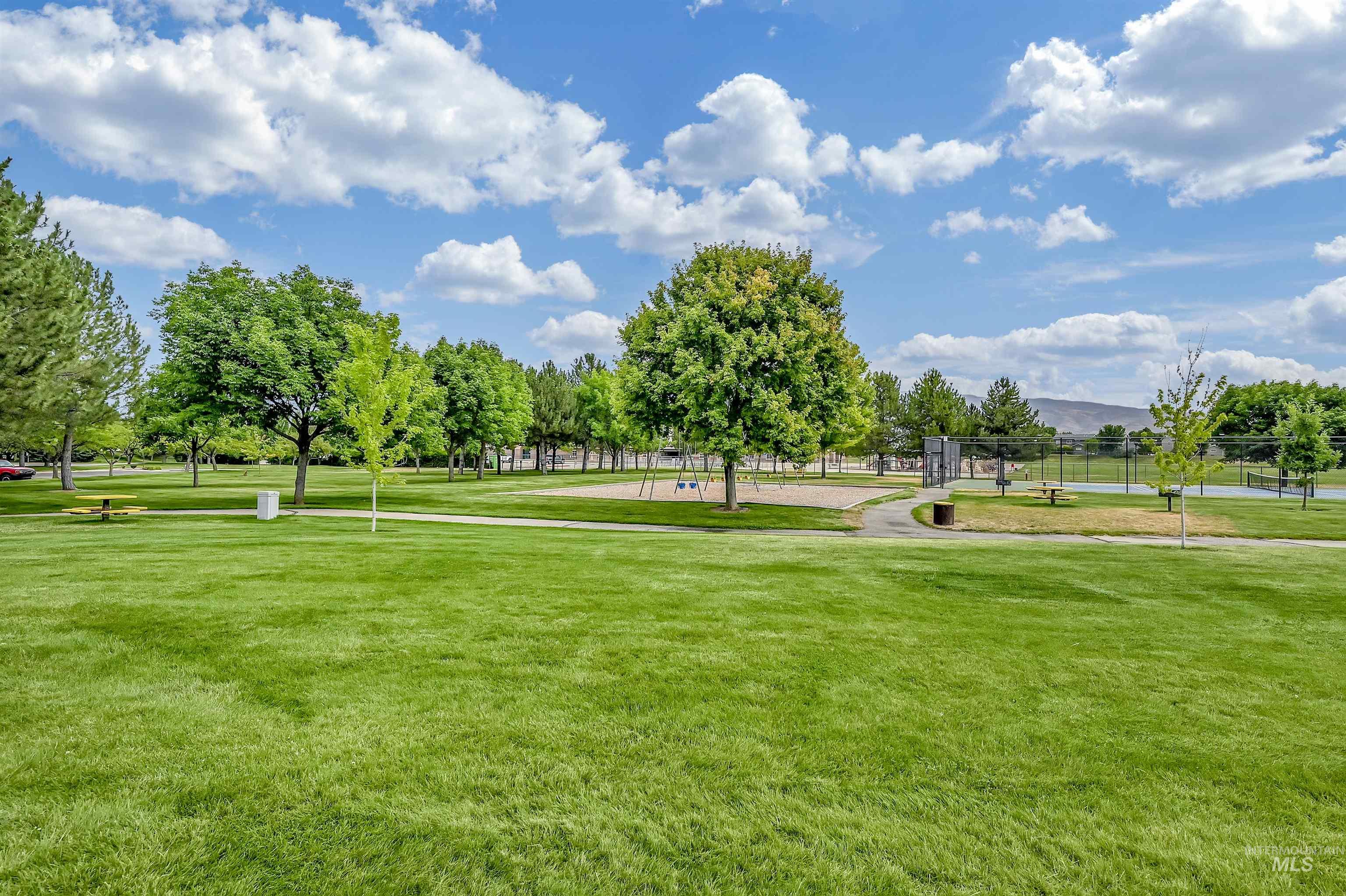 5562 S Impatiens Place, Boise, Idaho 83716-7000, 3 Bedrooms, 2 Bathrooms, Residential For Sale, Price $529,900,MLS 98973104