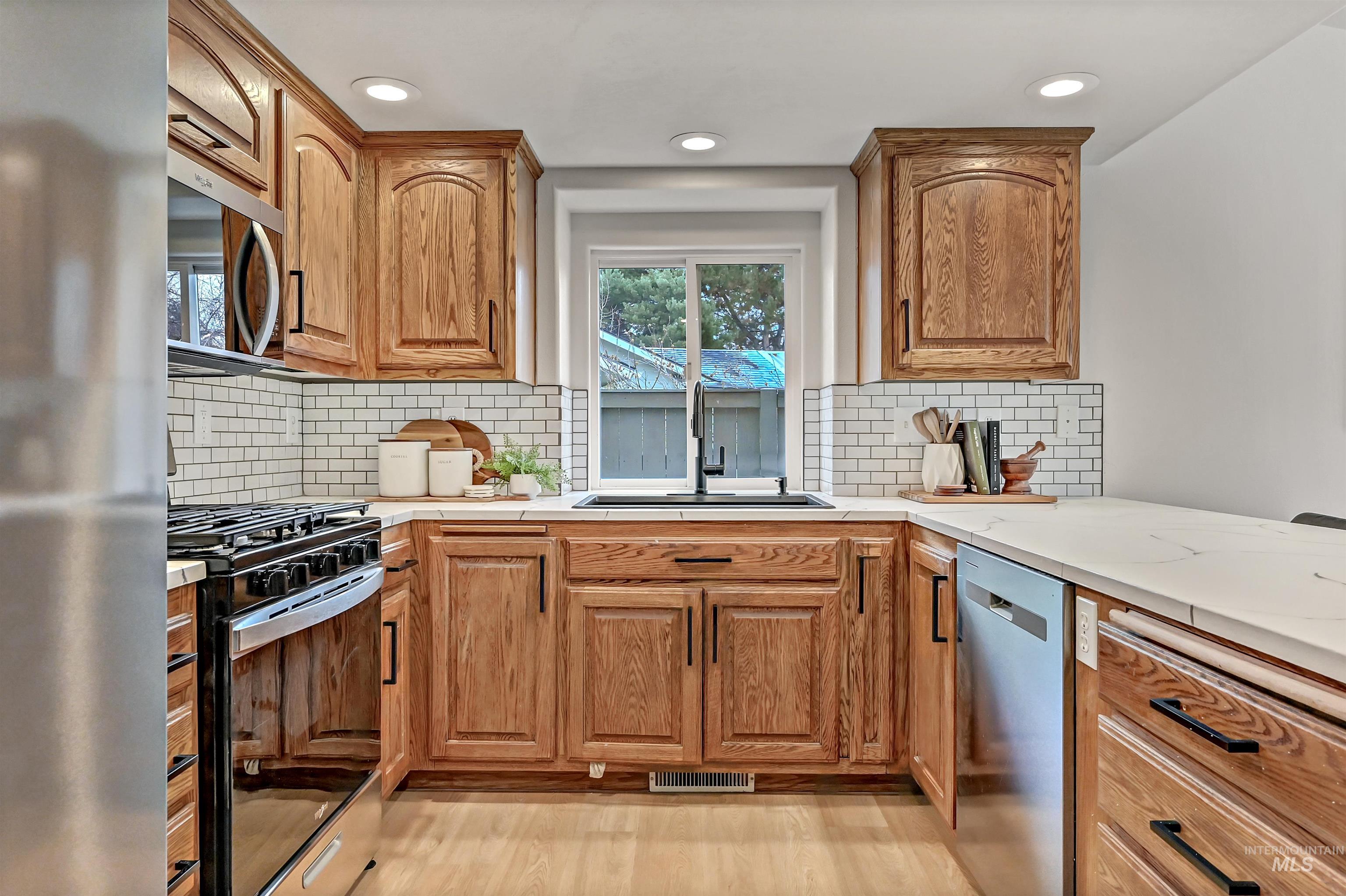 5562 S Impatiens Place, Boise, Idaho 83716-7000, 3 Bedrooms, 2 Bathrooms, Residential For Sale, Price $529,900,MLS 98973104