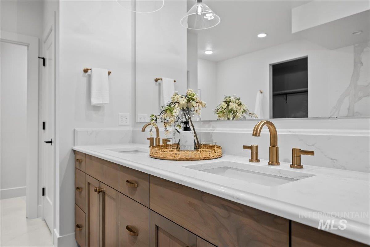 L14 B1 Midberry Ct, Nampa, Idaho 83687, 4 Bedrooms, 2.5 Bathrooms, Residential For Sale, Price $880,000,MLS 98973106