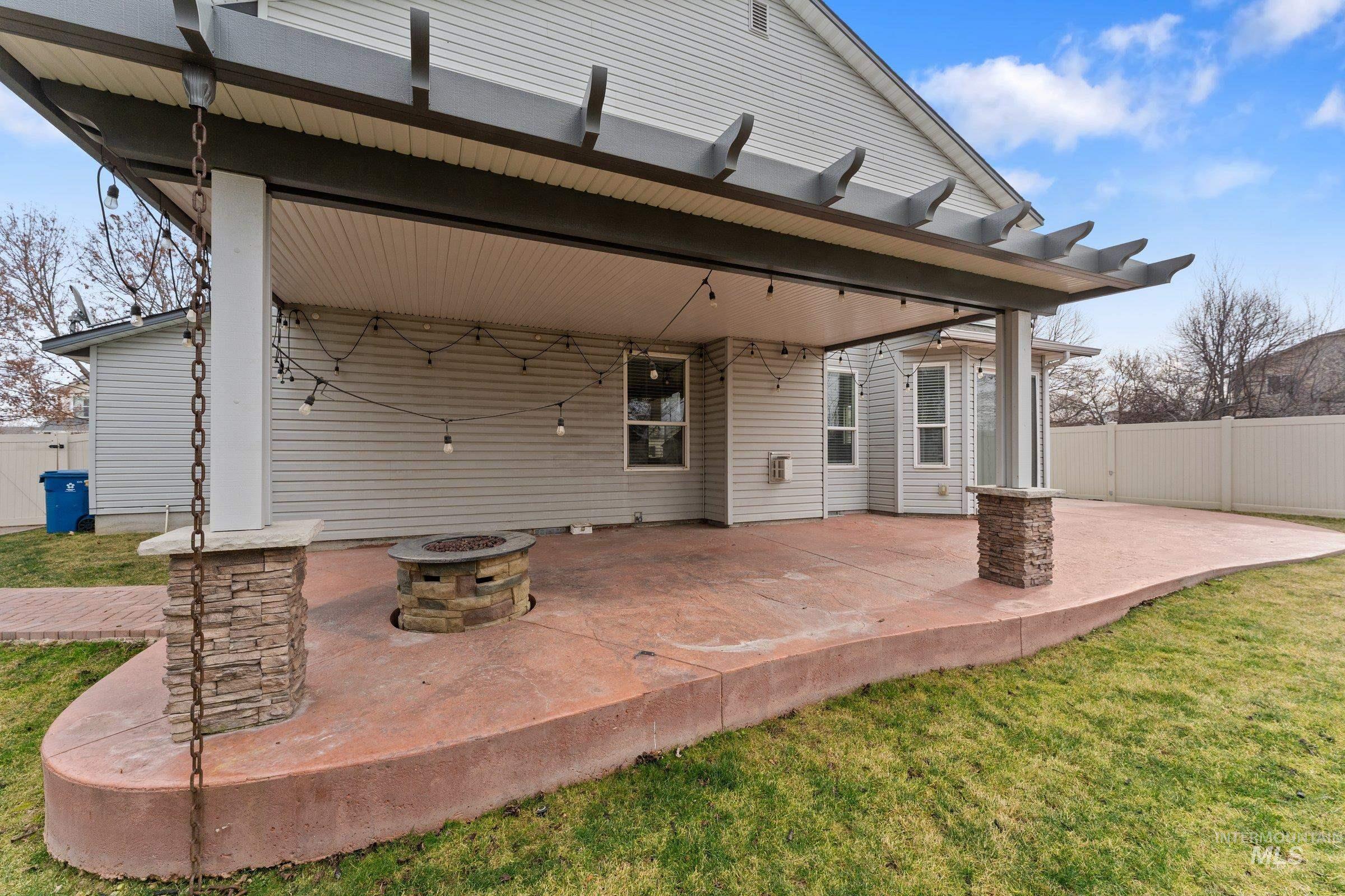 3523 S High Springs St, Nampa, Idaho 83686, 4 Bedrooms, 2.5 Bathrooms, Residential For Sale, Price $450,000,MLS 98973108