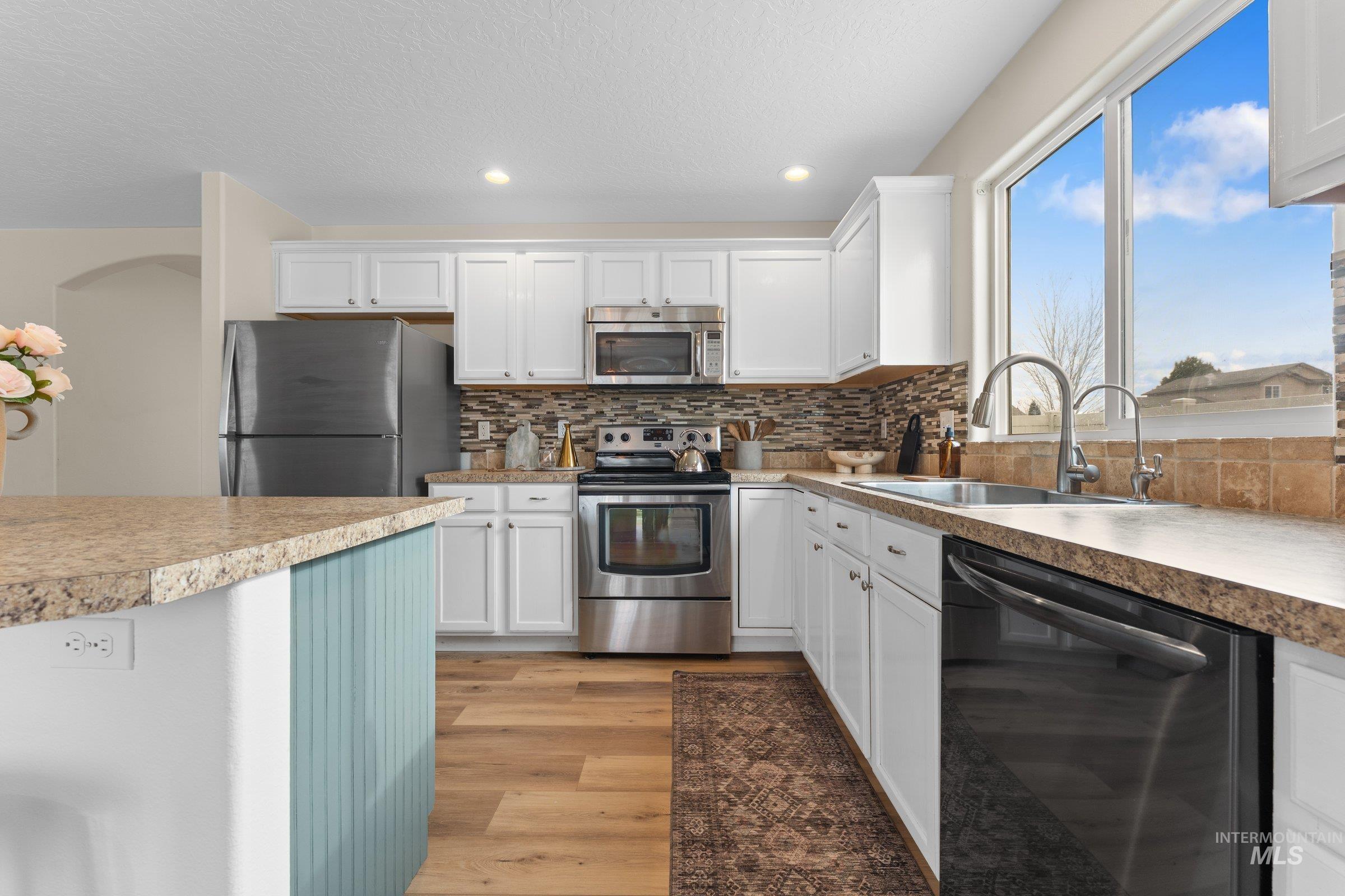 3523 S High Springs St, Nampa, Idaho 83686, 4 Bedrooms, 2.5 Bathrooms, Residential For Sale, Price $450,000,MLS 98973108