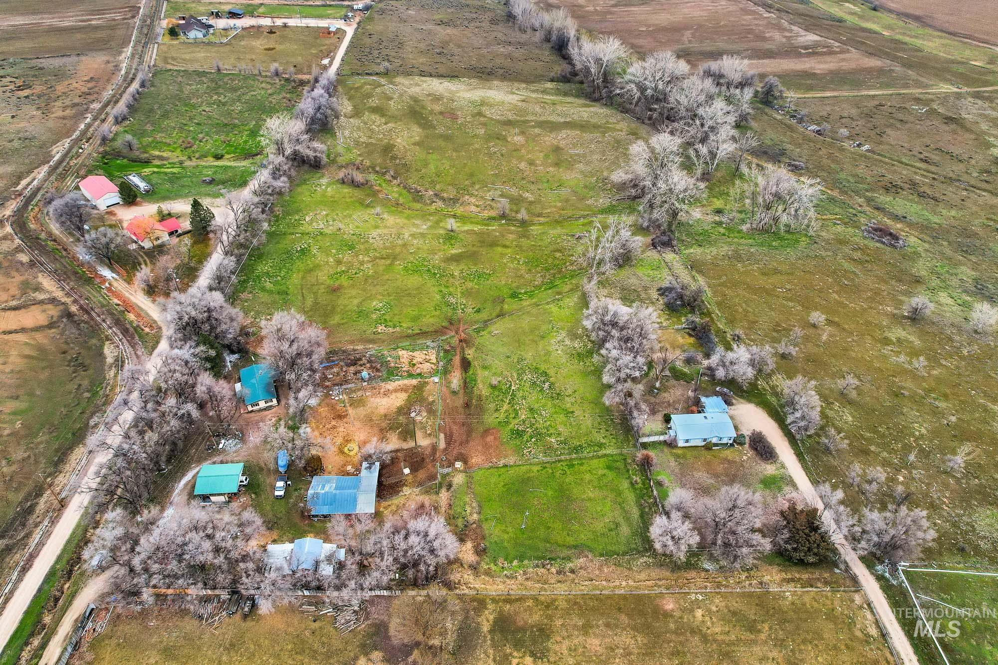 17567 Hollow Rd, Caldwell, Idaho 83607, 3 Bedrooms, 2 Bathrooms, Residential For Sale, Price $550,000,MLS 98973110