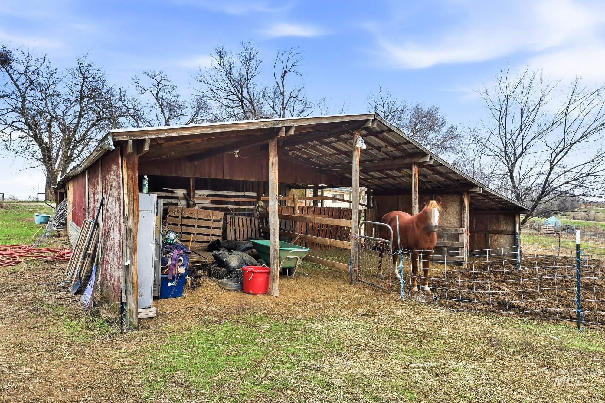 17567 Hollow Rd, Caldwell, Idaho 83607, 3 Bedrooms, 2 Bathrooms, Residential For Sale, Price $550,000,MLS 98973110