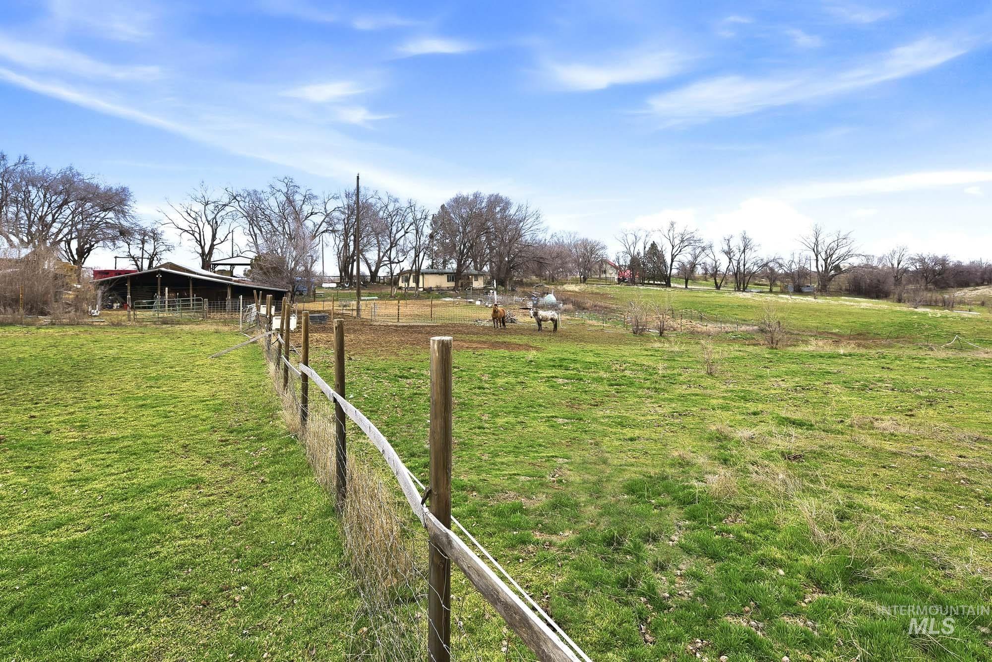 17567 Hollow Rd, Caldwell, Idaho 83607, 3 Bedrooms, 2 Bathrooms, Residential For Sale, Price $550,000,MLS 98973110