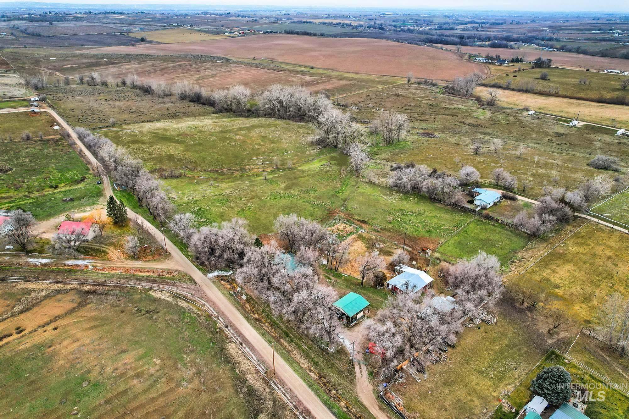 17567 Hollow Rd, Caldwell, Idaho 83607, 3 Bedrooms, 2 Bathrooms, Residential For Sale, Price $550,000,MLS 98973110