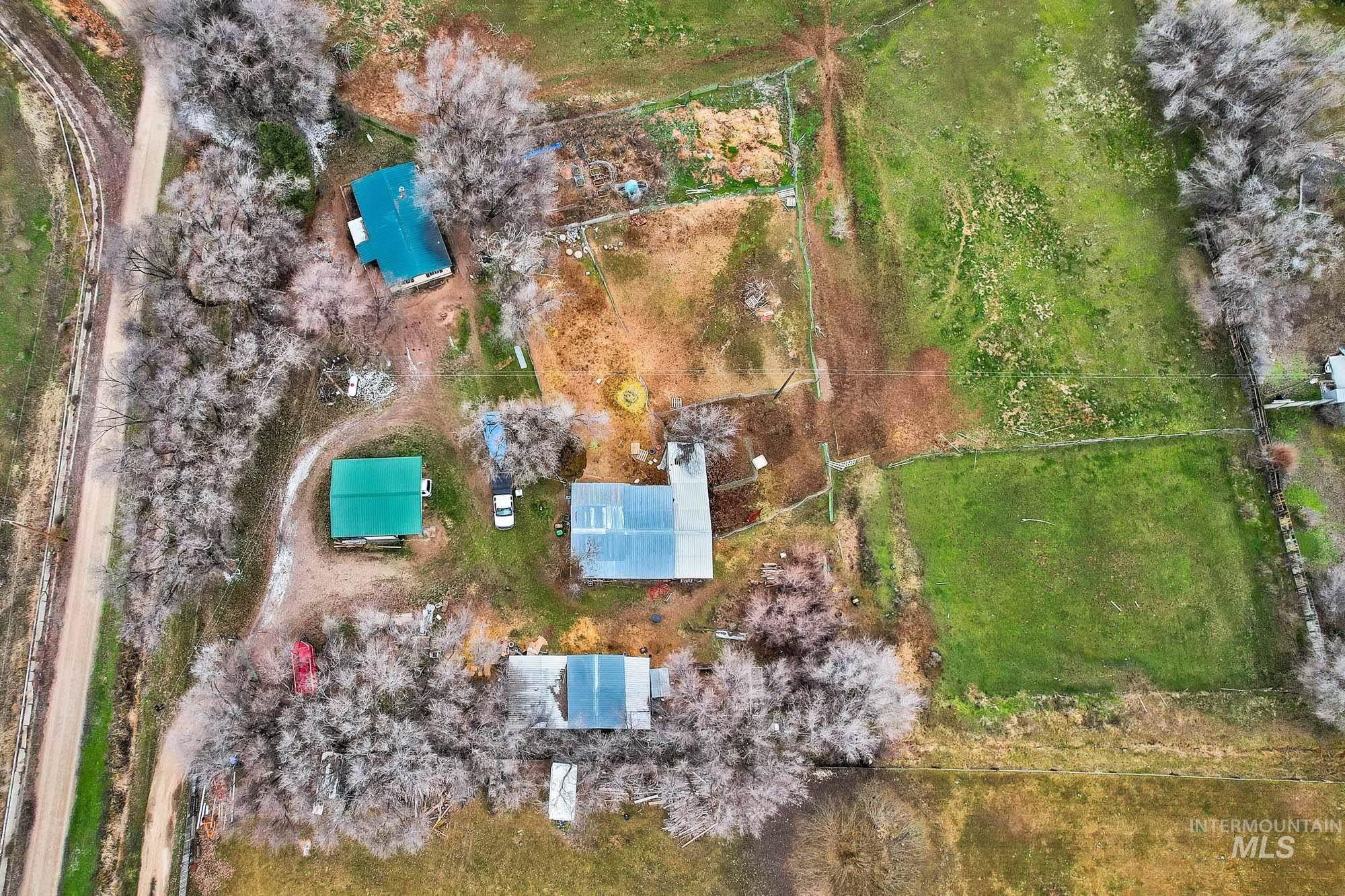 17567 Hollow Rd, Caldwell, Idaho 83607, 3 Bedrooms, 2 Bathrooms, Residential For Sale, Price $550,000,MLS 98973110