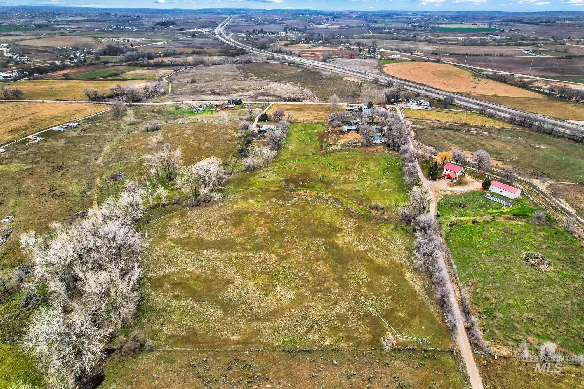 17567 Hollow Rd, Caldwell, Idaho 83607, 3 Bedrooms, 2 Bathrooms, Residential For Sale, Price $550,000,MLS 98973110