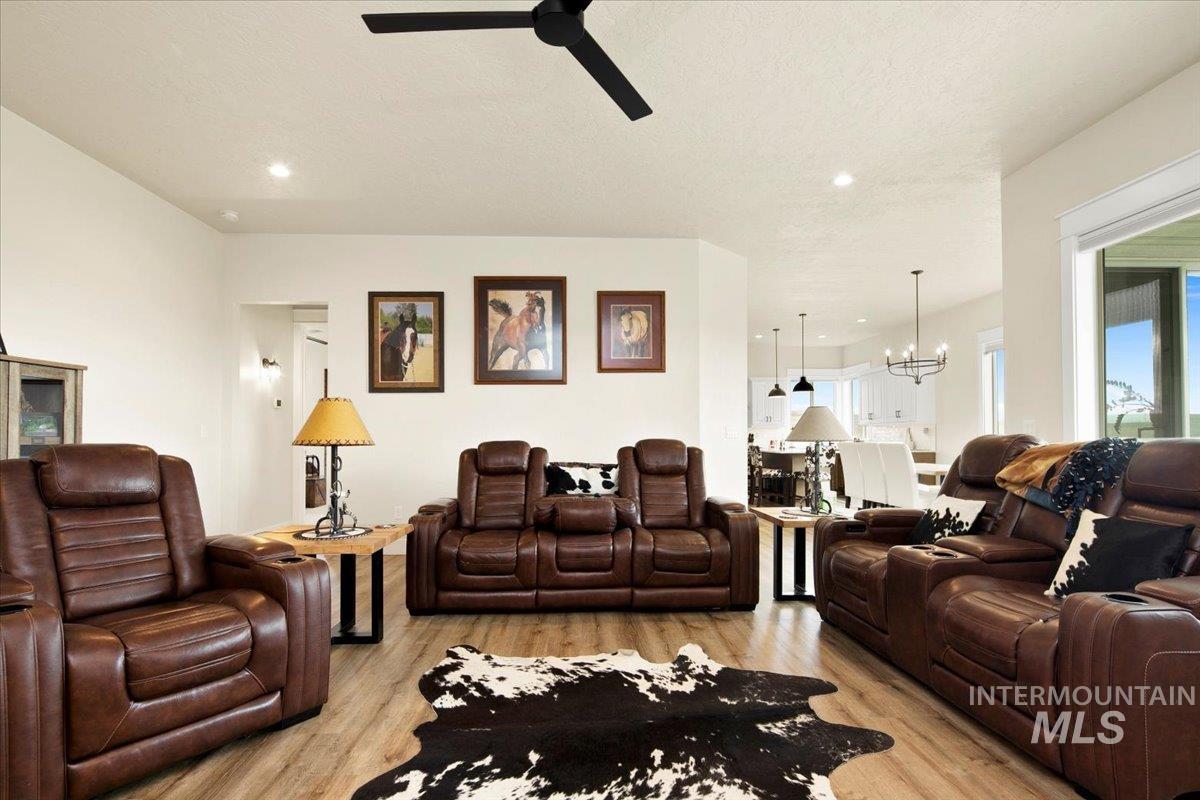 6721 El Paso Rd, Caldwell, Idaho 83607, 4 Bedrooms, 2 Bathrooms, Residential For Sale, Price $975,000,MLS 98973111