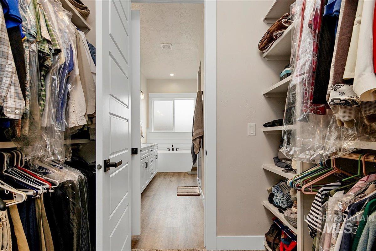 6721 El Paso Rd, Caldwell, Idaho 83607, 4 Bedrooms, 2 Bathrooms, Residential For Sale, Price $975,000,MLS 98973111