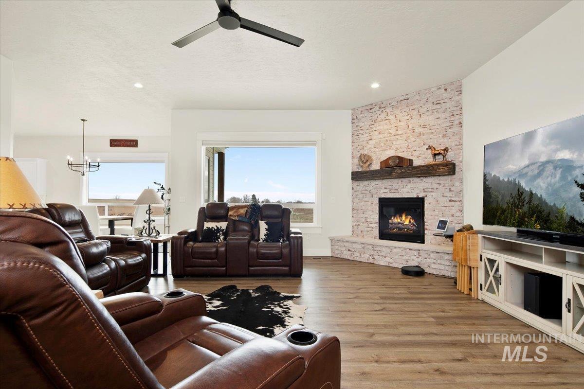 6721 El Paso Rd, Caldwell, Idaho 83607, 4 Bedrooms, 2 Bathrooms, Residential For Sale, Price $975,000,MLS 98973111