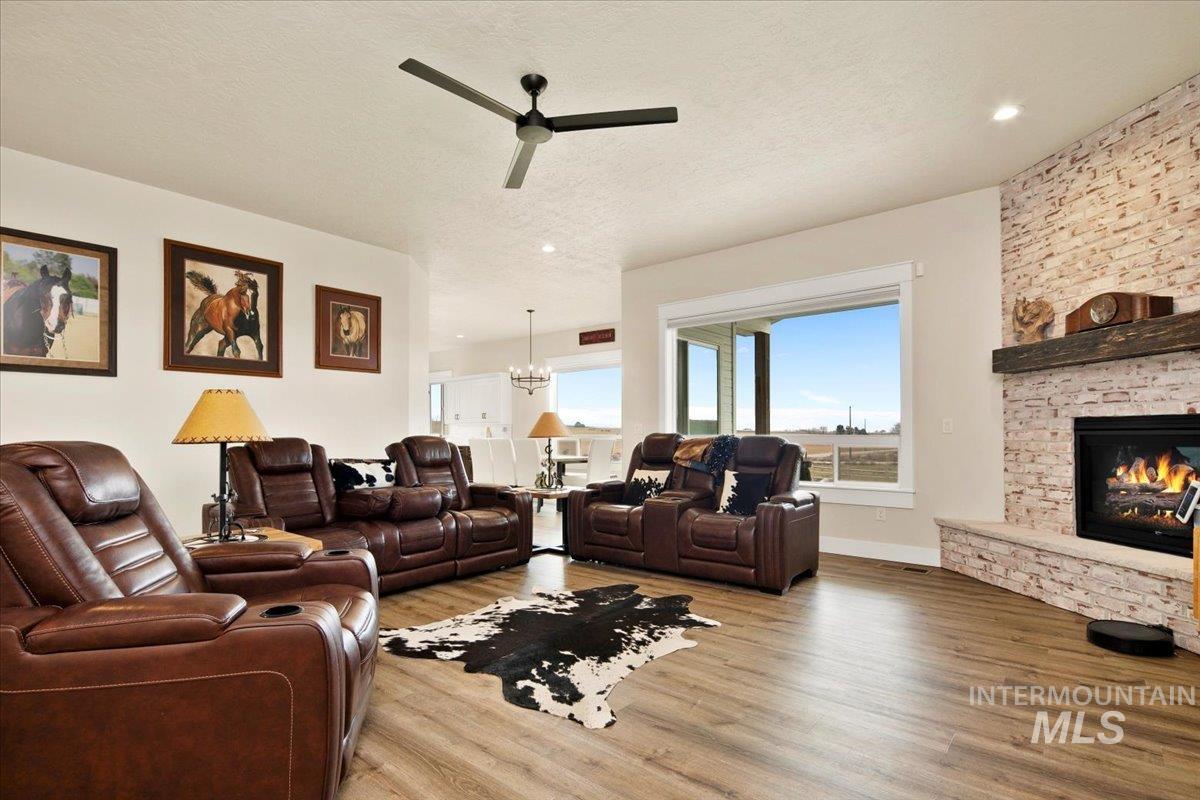 6721 El Paso Rd, Caldwell, Idaho 83607, 4 Bedrooms, 2 Bathrooms, Residential For Sale, Price $975,000,MLS 98973111