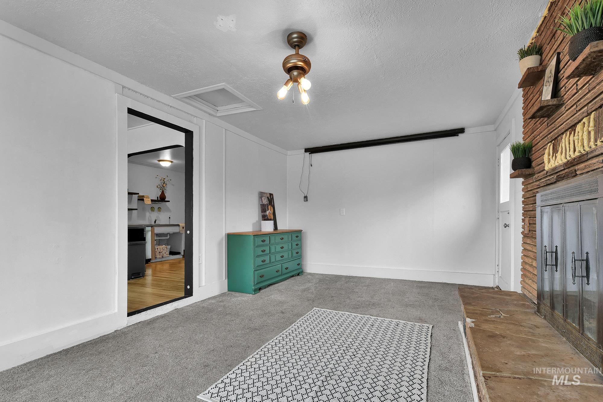 2519 S Vista Ave, Boise, Idaho 83705, 4 Bedrooms, 1 Bathroom, Residential For Sale, Price $399,000,MLS 98973114