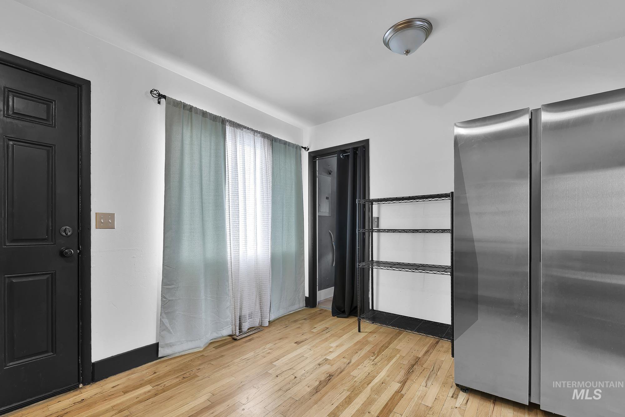 2519 S Vista Ave, Boise, Idaho 83705, 4 Bedrooms, 1 Bathroom, Residential For Sale, Price $399,000,MLS 98973114