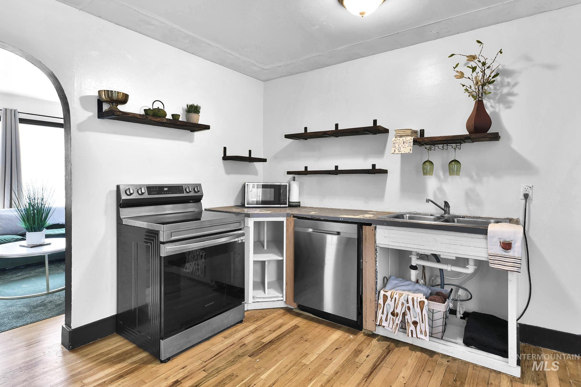 2519 S Vista Ave, Boise, Idaho 83705, 4 Bedrooms, 1 Bathroom, Residential For Sale, Price $399,000,MLS 98973114