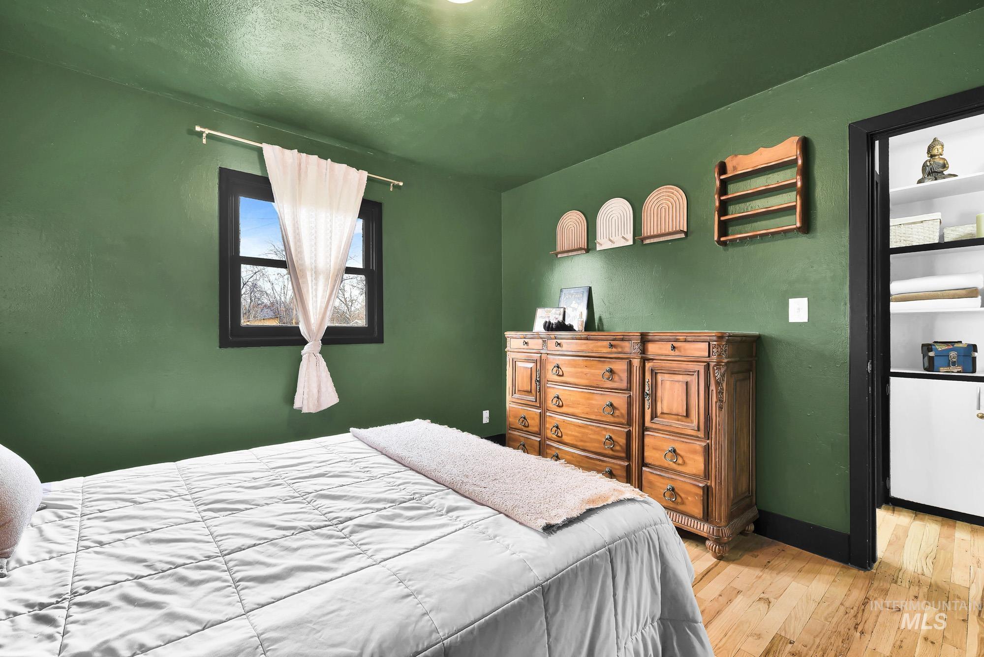 2519 S Vista Ave, Boise, Idaho 83705, 4 Bedrooms, 1 Bathroom, Residential For Sale, Price $399,000,MLS 98973114