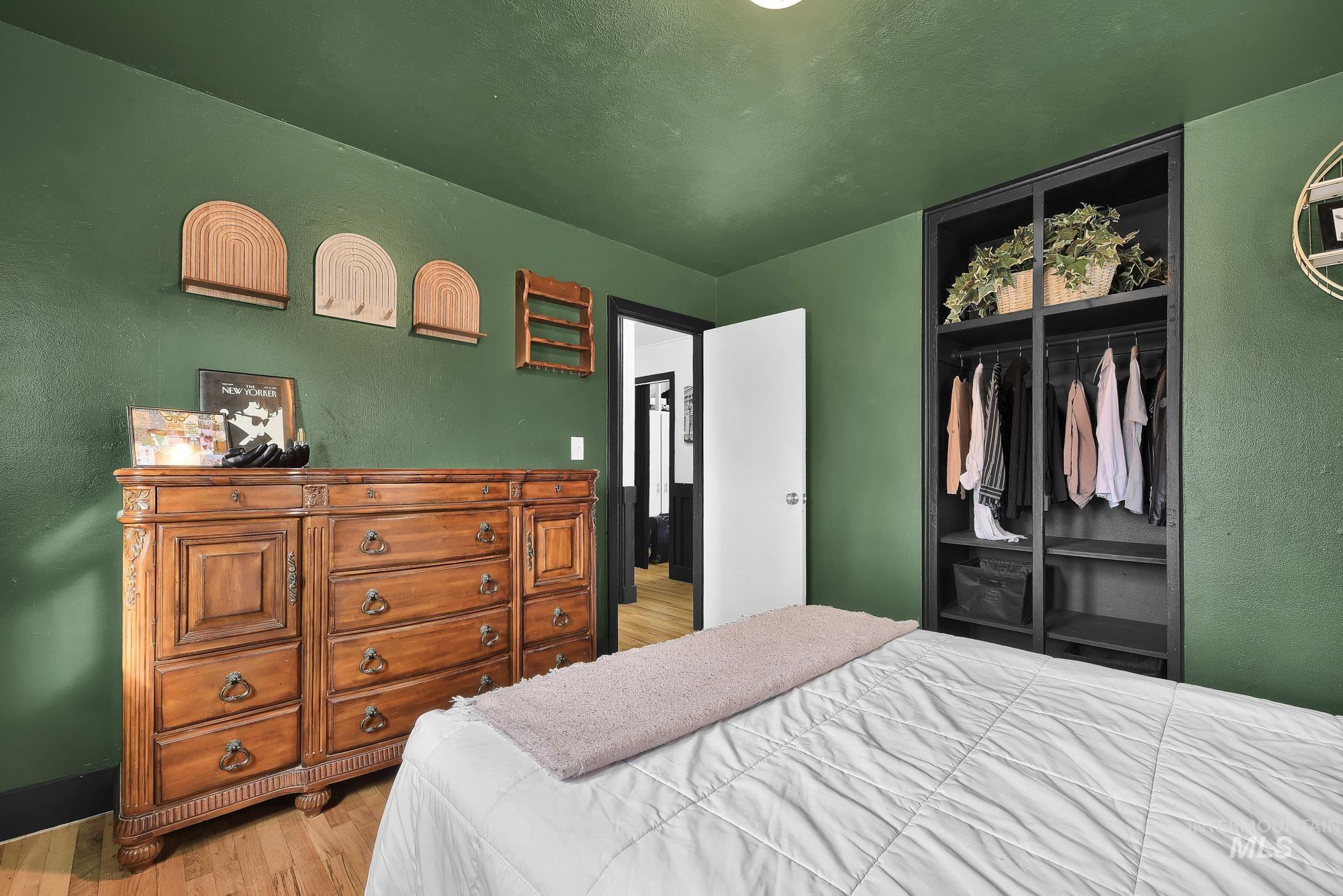 2519 S Vista Ave, Boise, Idaho 83705, 4 Bedrooms, 1 Bathroom, Residential For Sale, Price $399,000,MLS 98973114