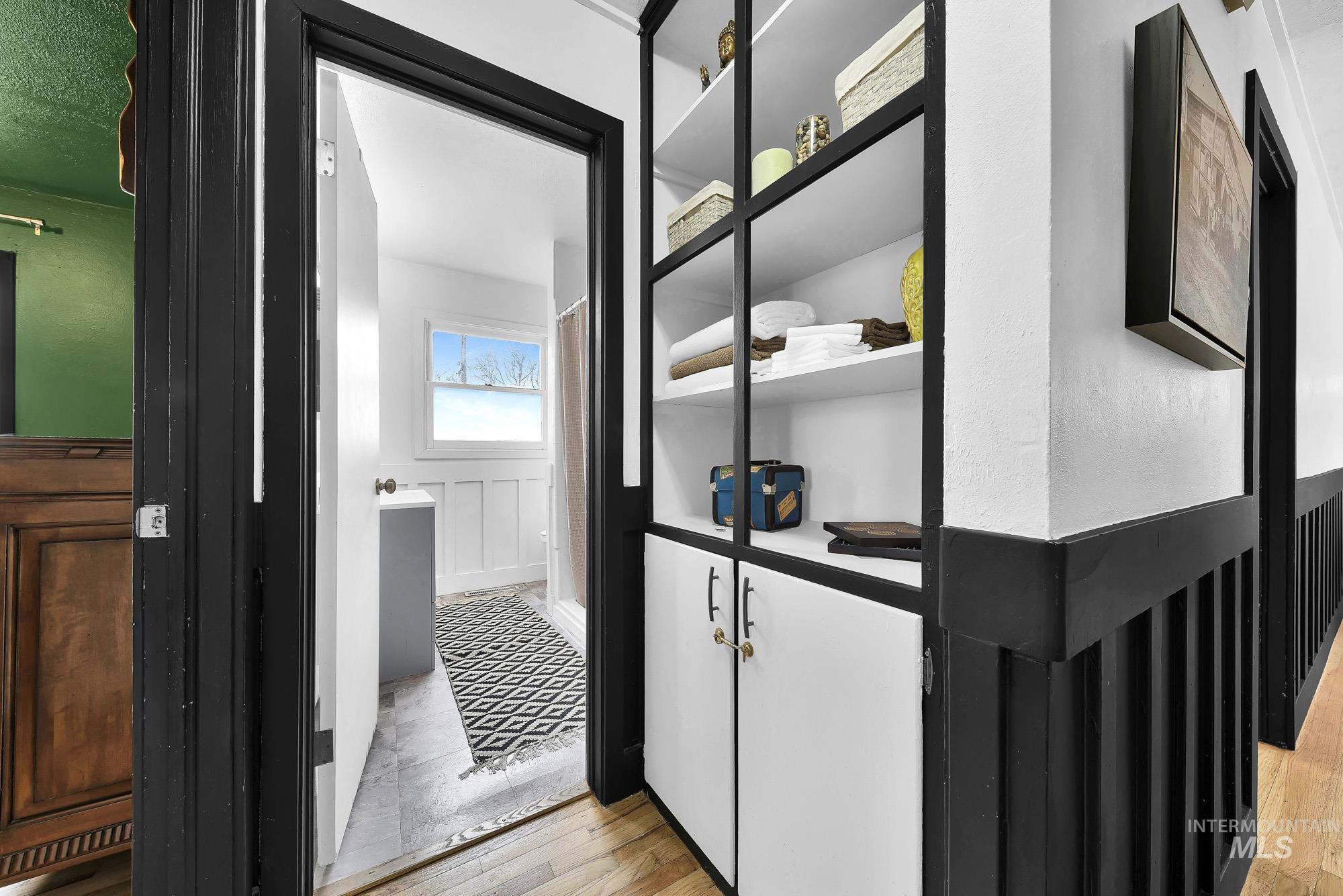 2519 S Vista Ave, Boise, Idaho 83705, 4 Bedrooms, 1 Bathroom, Residential For Sale, Price $399,000,MLS 98973114