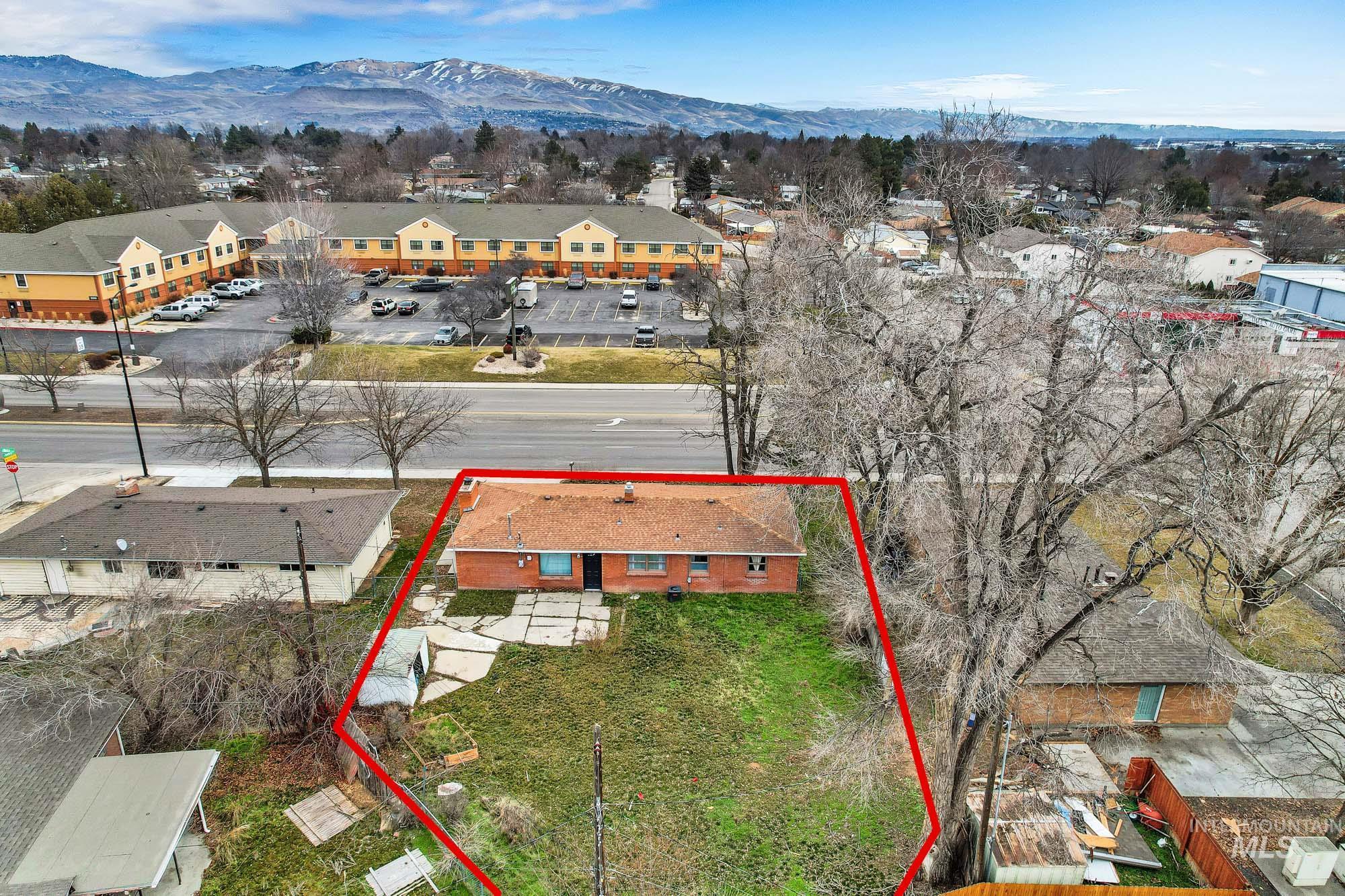 2519 S Vista Ave, Boise, Idaho 83705, 4 Bedrooms, 1 Bathroom, Residential For Sale, Price $399,000,MLS 98973114