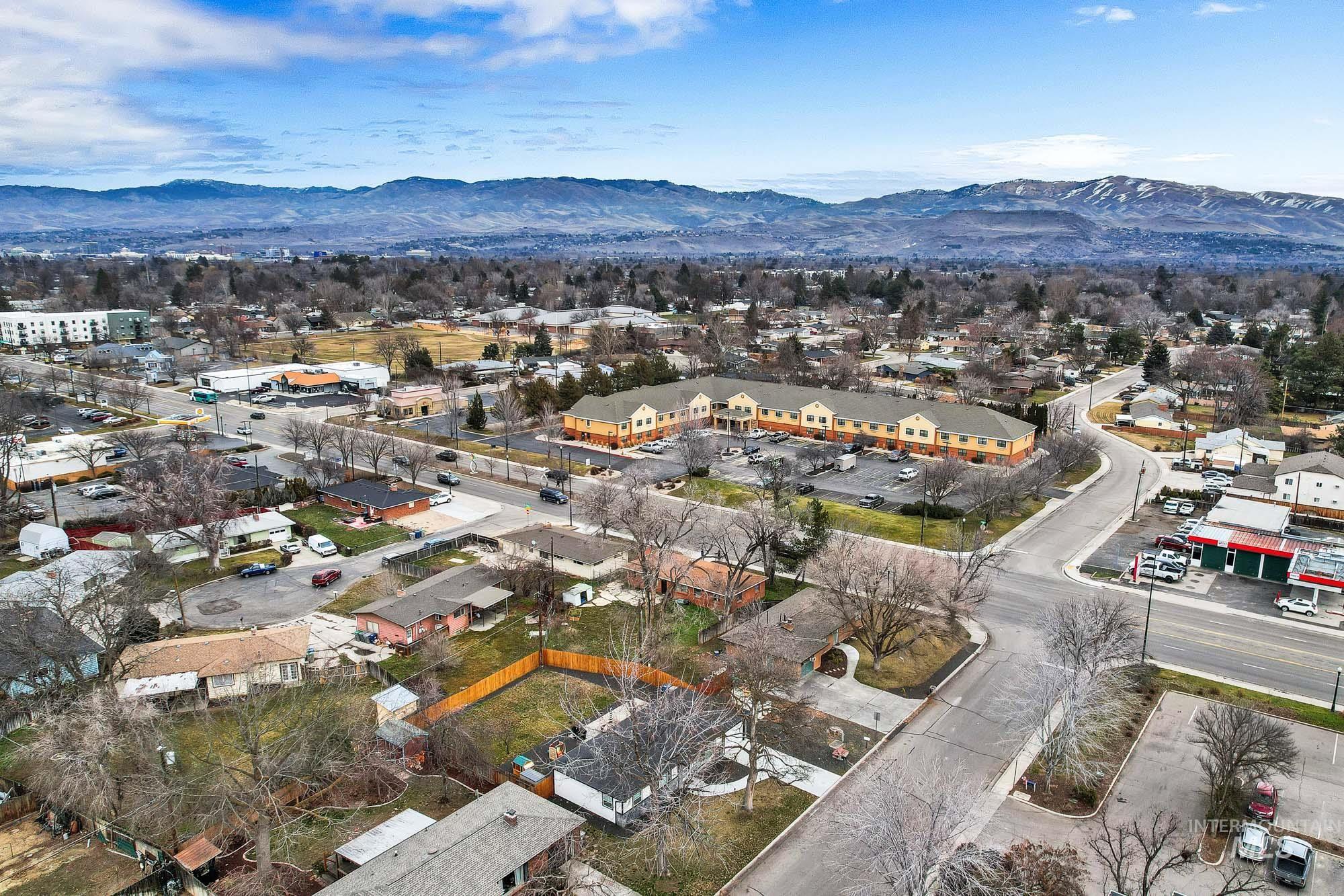 2519 S Vista Ave, Boise, Idaho 83705, 4 Bedrooms, 1 Bathroom, Residential For Sale, Price $399,000,MLS 98973114