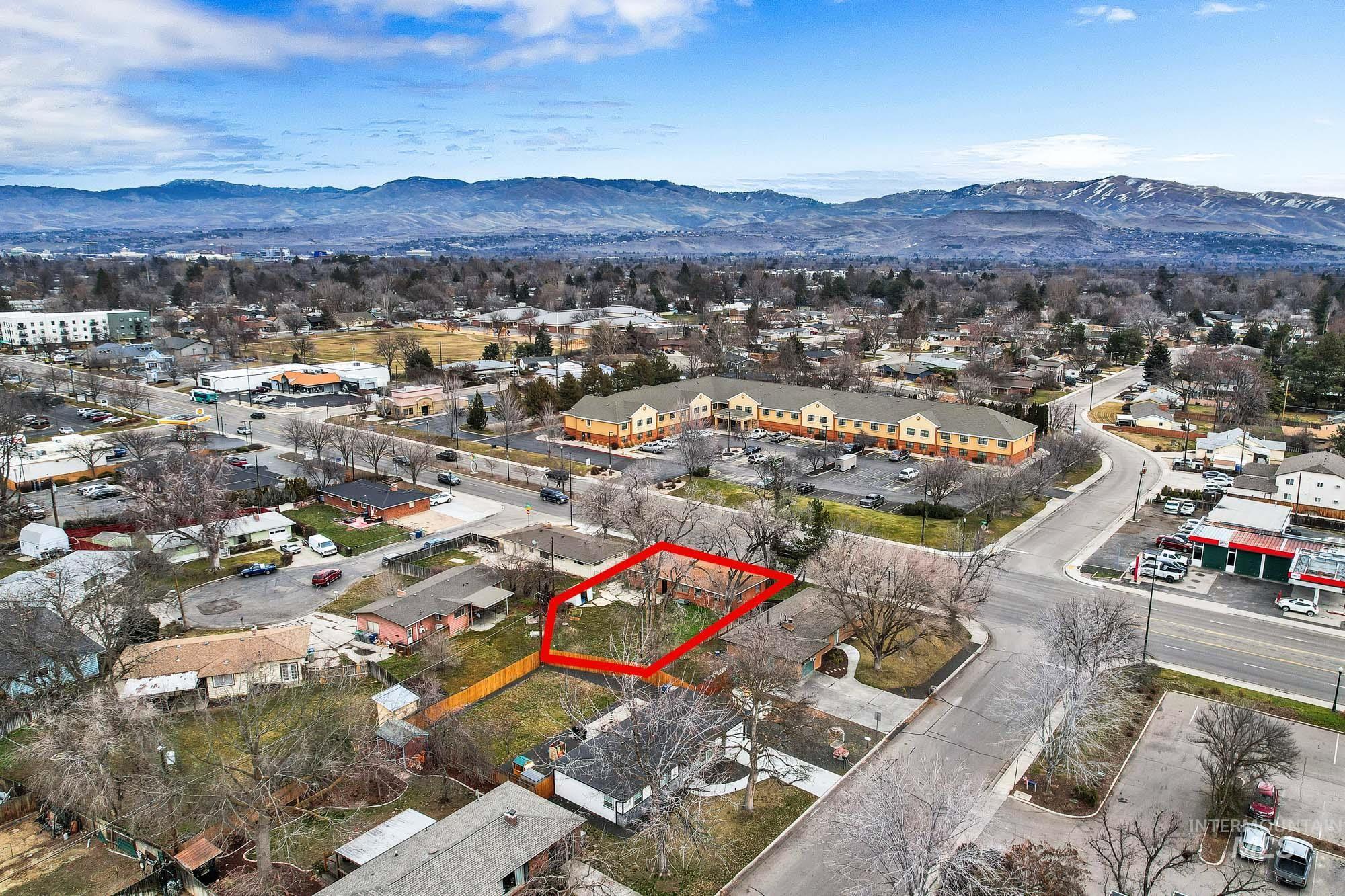 2519 S Vista Ave, Boise, Idaho 83705, 4 Bedrooms, 1 Bathroom, Residential For Sale, Price $399,000,MLS 98973114