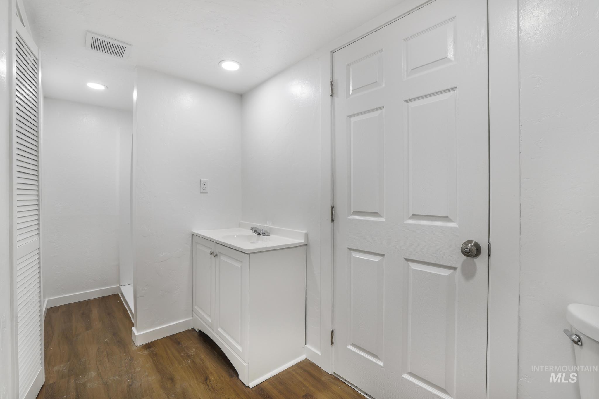 201 E 27th St., Burley, Idaho 83318, 5 Bedrooms, 3 Bathrooms, Residential For Sale, Price $379,000,MLS 98973117