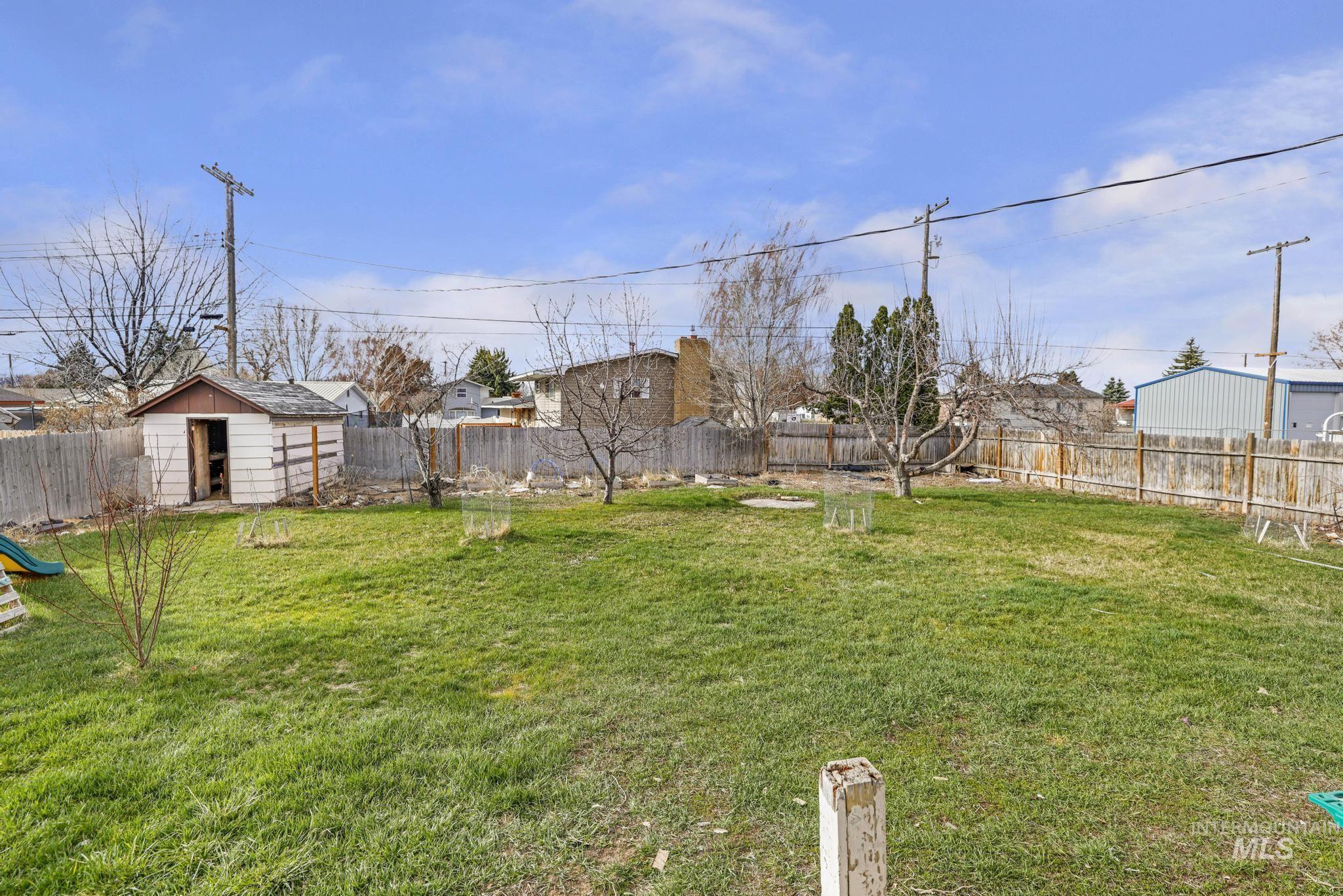 201 E 27th St., Burley, Idaho 83318, 5 Bedrooms, 3 Bathrooms, Residential For Sale, Price $379,000,MLS 98973117