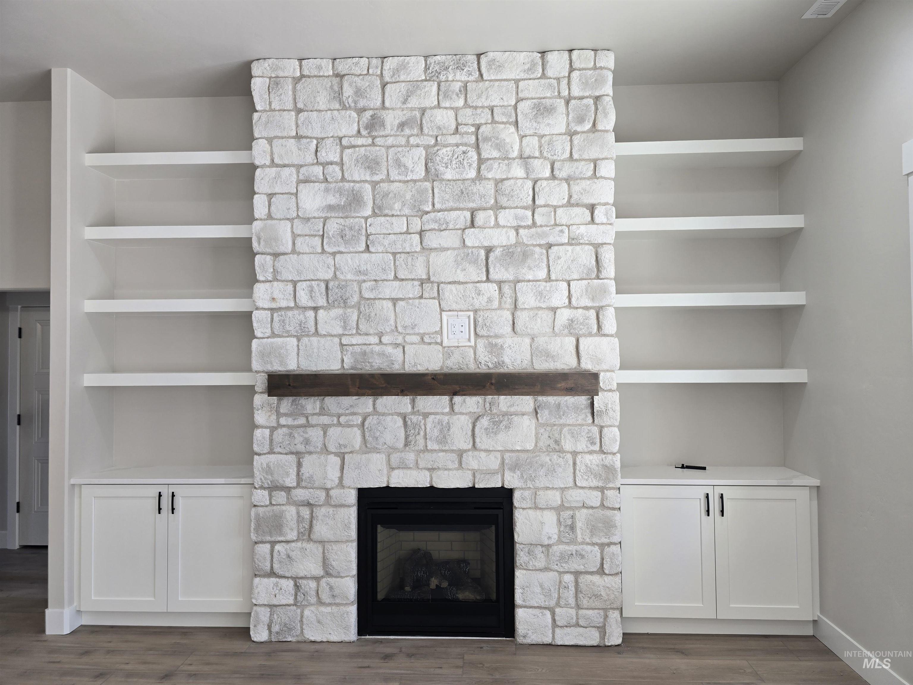 1577 Tule Dr., Twin Falls, Idaho 83301, 4 Bedrooms, 3 Bathrooms, Residential For Sale, Price $650,000,MLS 98973126