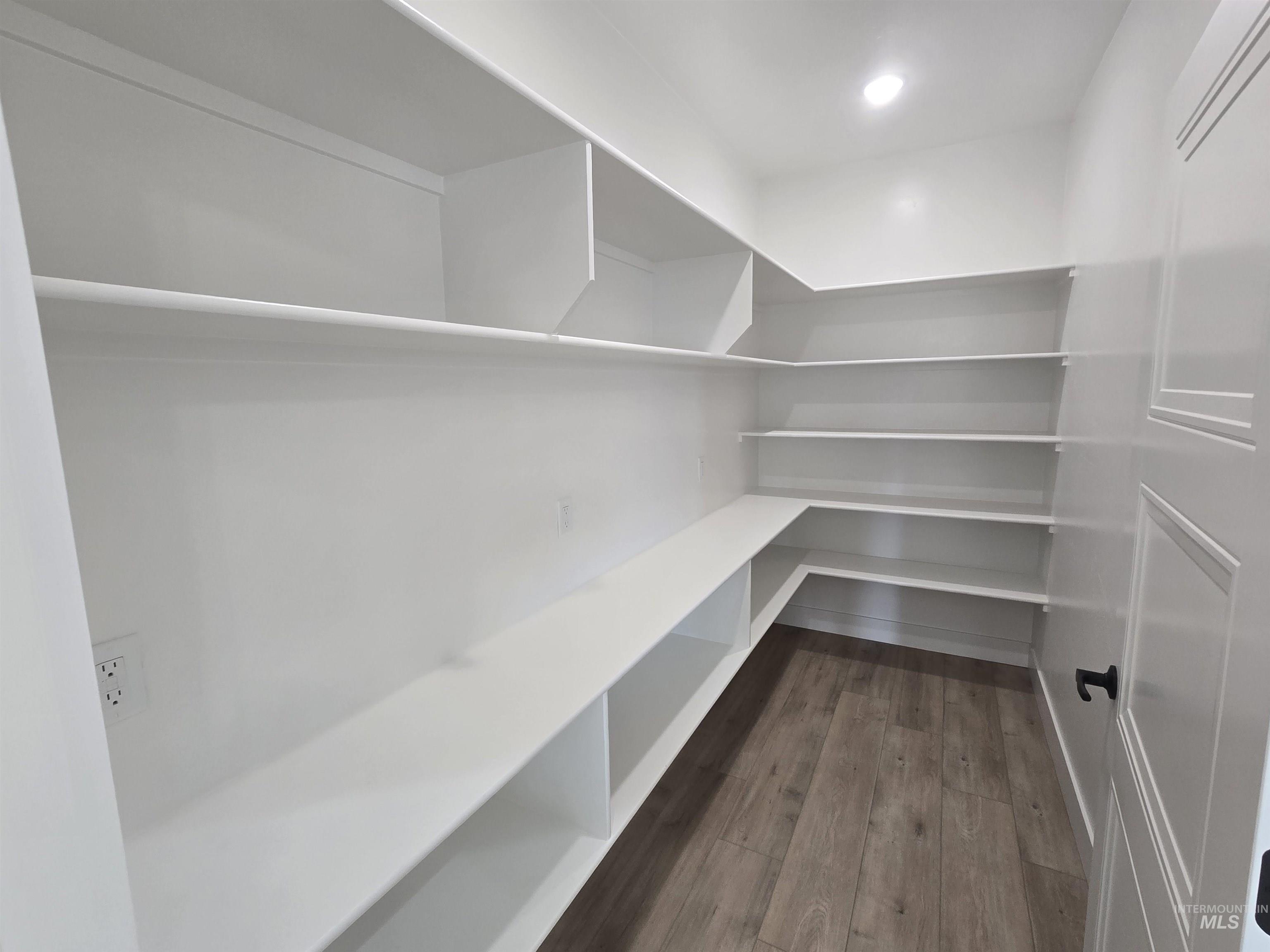 1577 Tule Dr., Twin Falls, Idaho 83301, 4 Bedrooms, 3 Bathrooms, Residential For Sale, Price $650,000,MLS 98973126