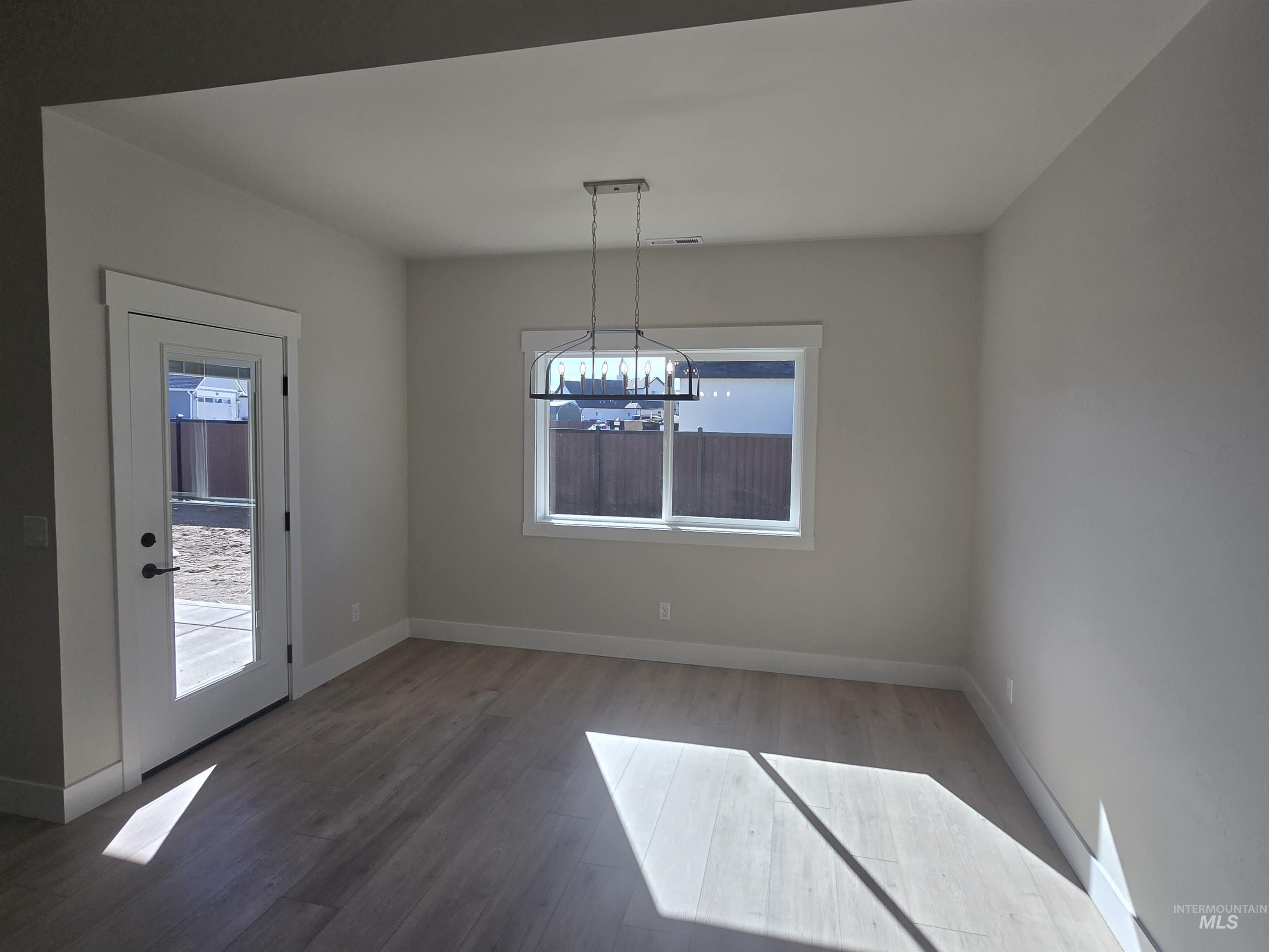 1577 Tule Dr., Twin Falls, Idaho 83301, 4 Bedrooms, 3 Bathrooms, Residential For Sale, Price $650,000,MLS 98973126